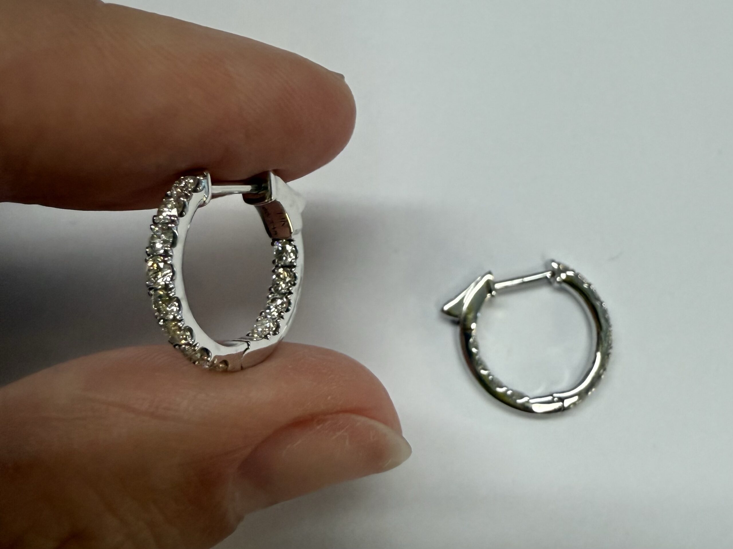 14k White Gold 1/2 Cttw Round Brilliant Cut Diamond Hoop Earrings - Image 17