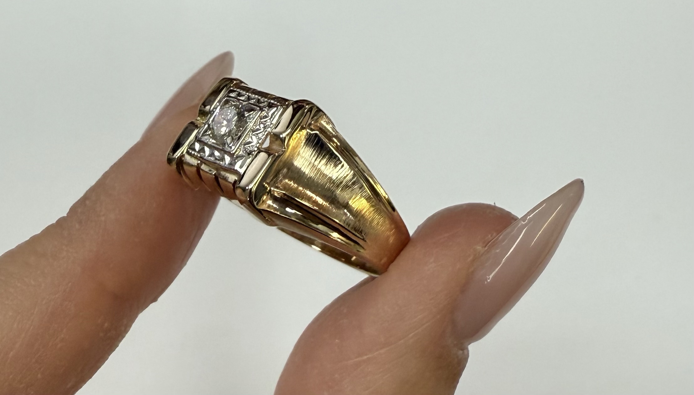 A Gent's Antique 14k Yellow Gold Genuine 1/4 Cttw Diamond Ring - Image 6