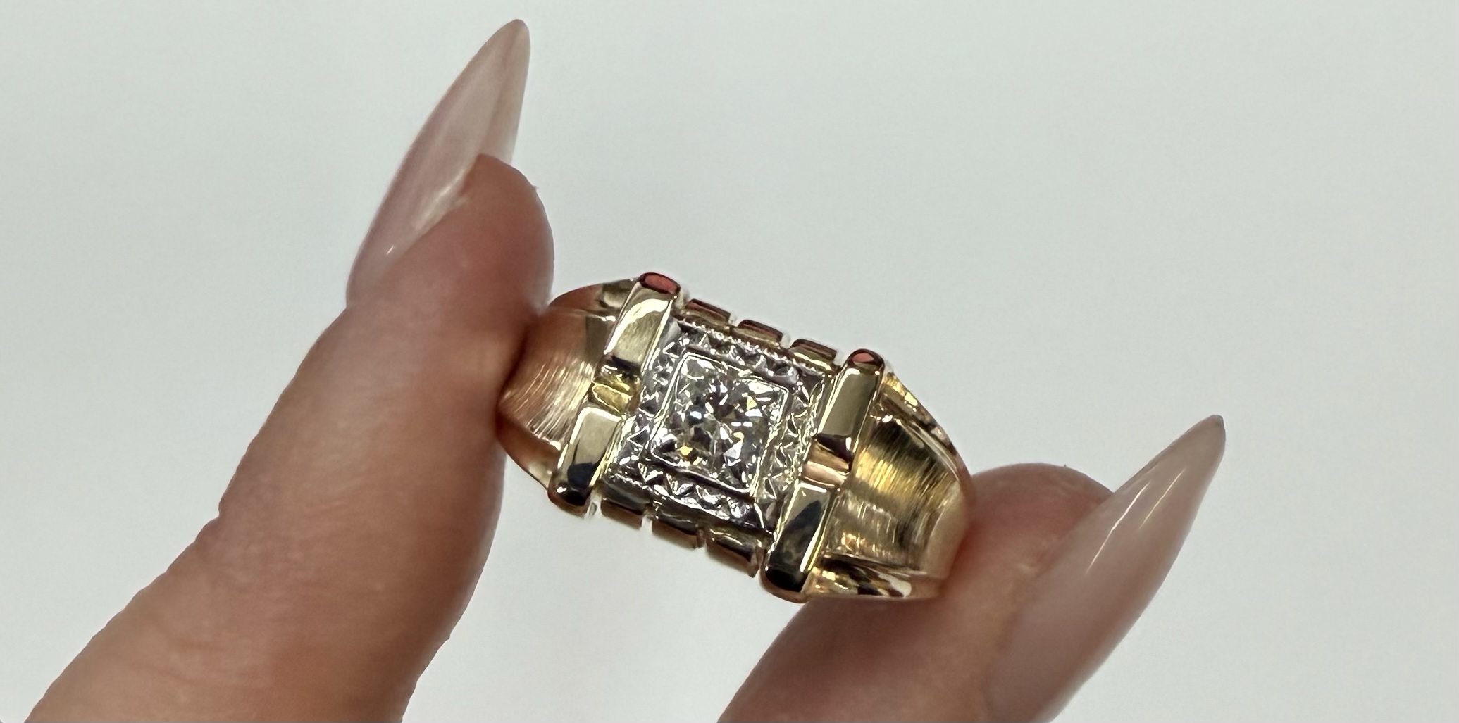 A Gent's Antique 14k Yellow Gold Genuine 1/4 Cttw Diamond Ring - Image 10