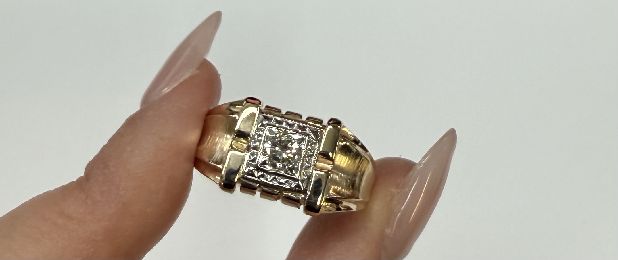 A Gent's Antique 14k Yellow Gold Genuine 1/4 Cttw Diamond Ring - Image 12