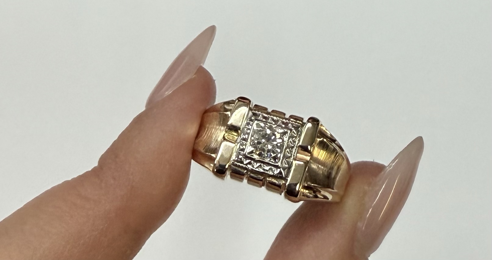 A Gent's Antique 14k Yellow Gold Genuine 1/4 Cttw Diamond Ring - Image 13