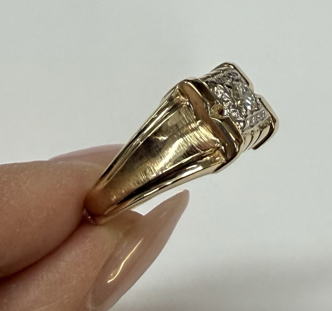 A Gent's Antique 14k Yellow Gold Genuine 1/4 Cttw Diamond Ring - Image 14