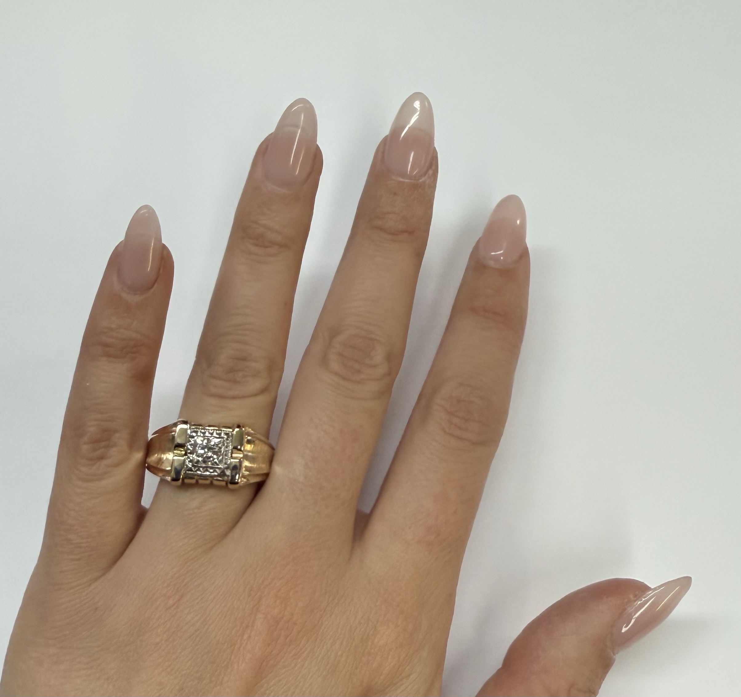 A Gent's Antique 14k Yellow Gold Genuine 1/4 Cttw Diamond Ring - Image 21