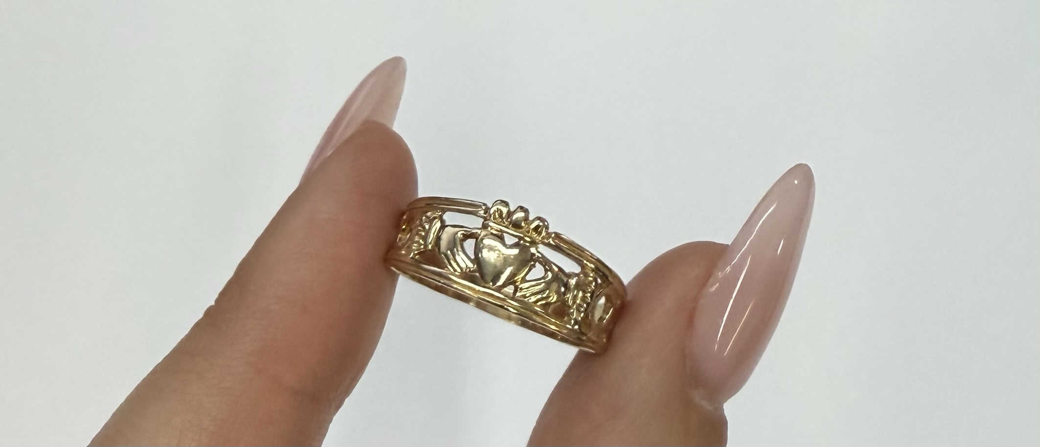 Vintage 10k Yellow Gold Claddagh Ring - Image 10