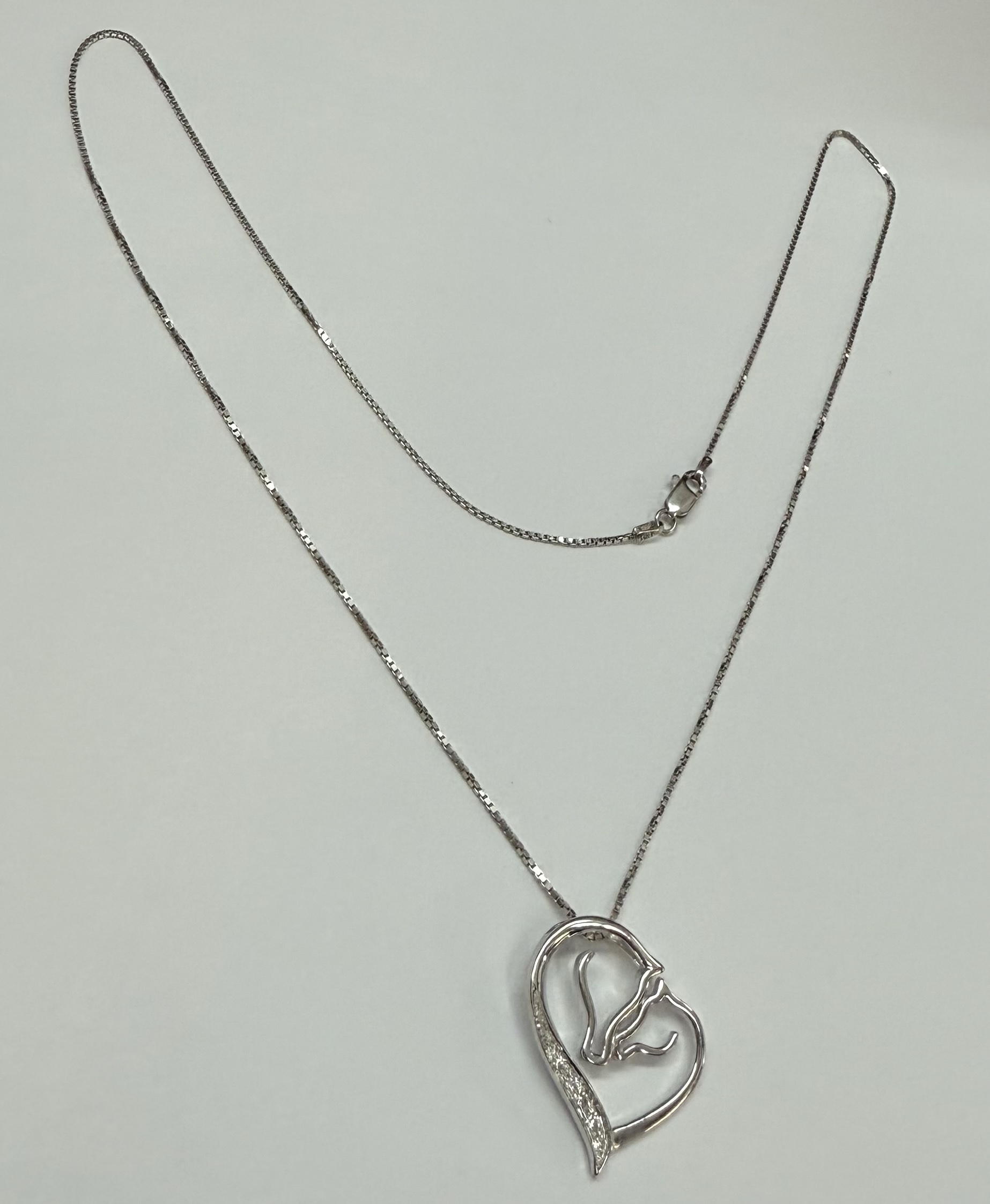 14k White Gold Horses's Head Heart Diamond Pendant - Image 5