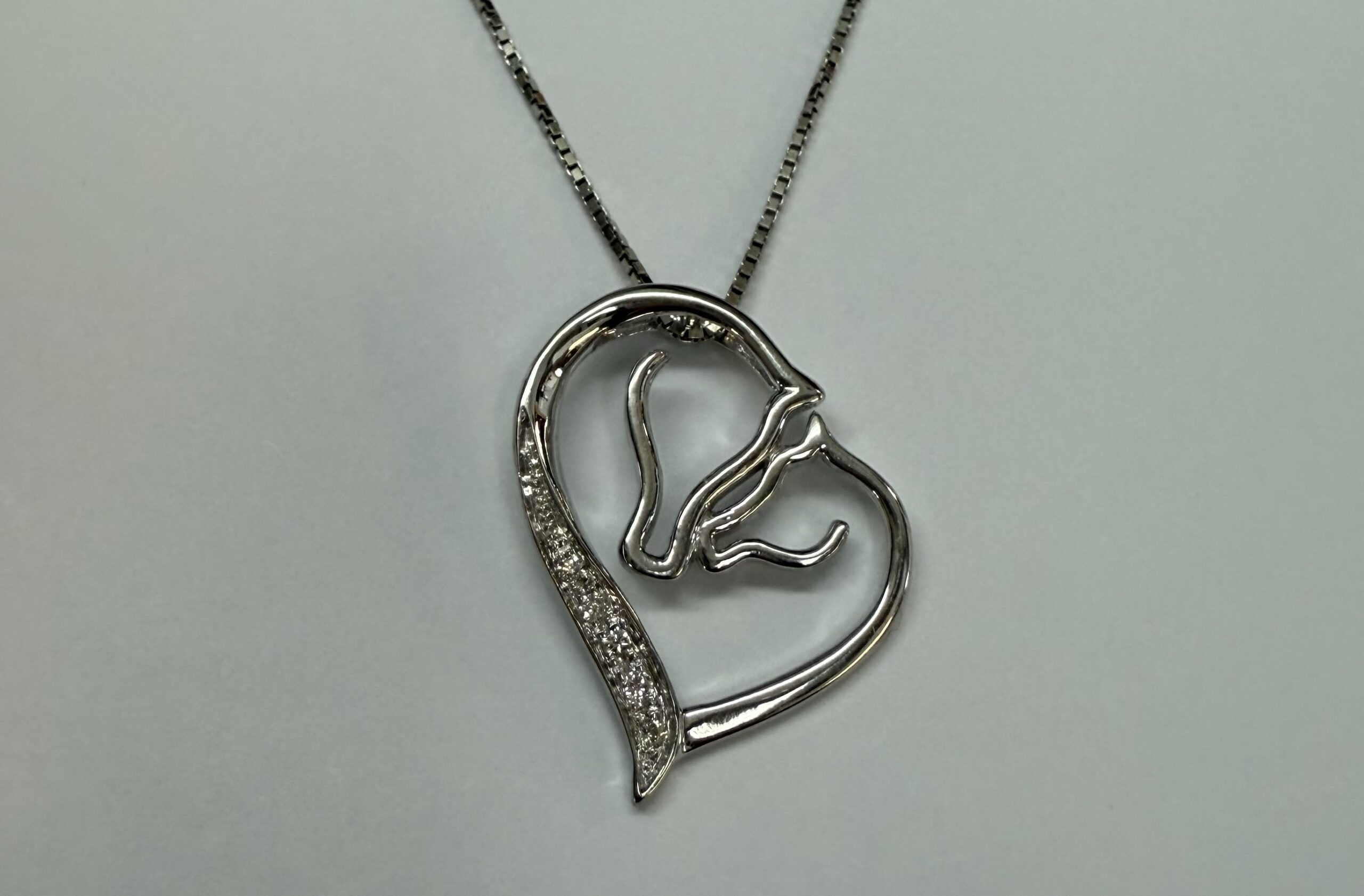 14k White Gold Horses's Head Heart Diamond Pendant - Image 11