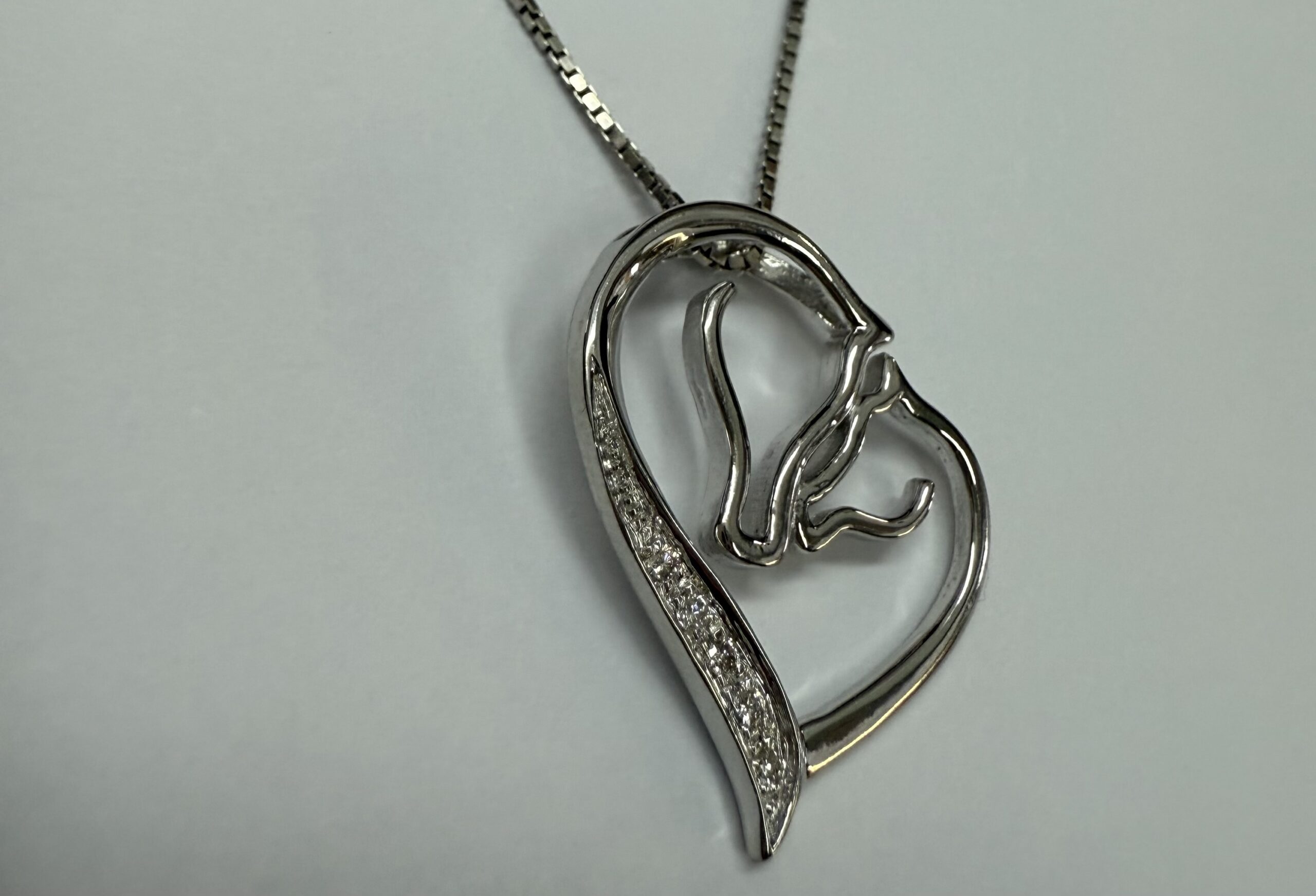 14k White Gold Horses's Head Heart Diamond Pendant - Image 13