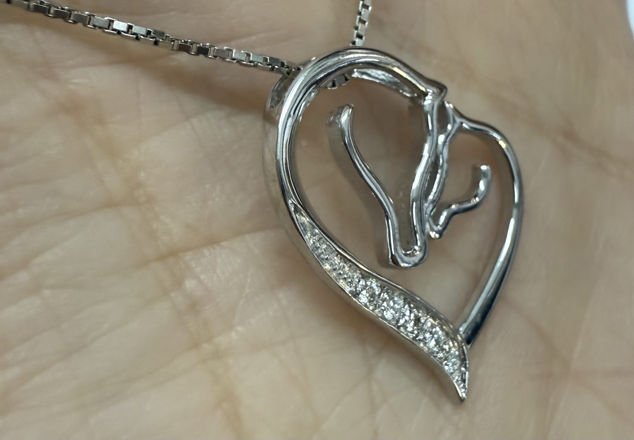 14k White Gold Horses's Head Heart Diamond Pendant - Image 17