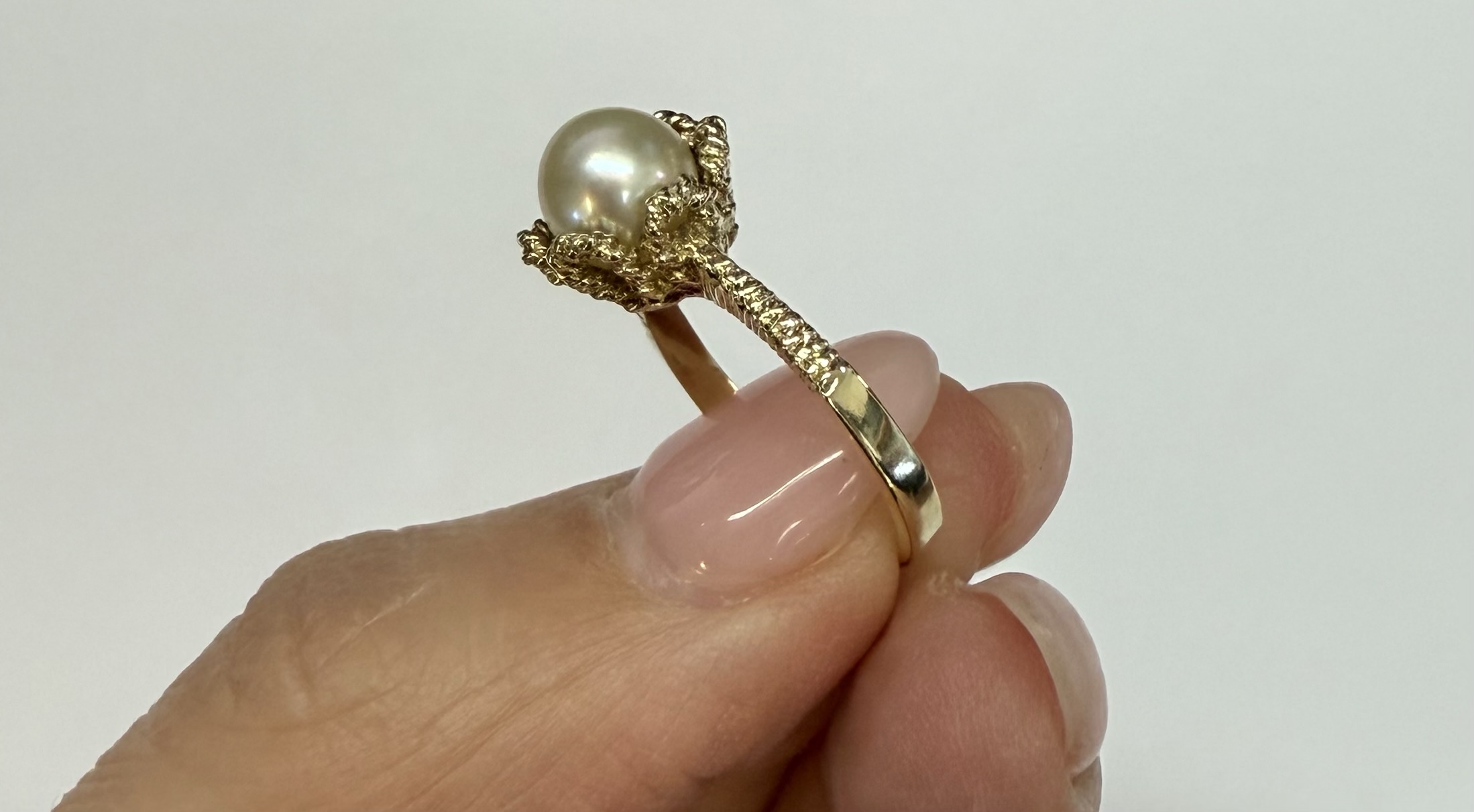 Vintage 14k Yellow Gold 6.5 MM Cultured Saltwater Pearl Ring - Image 11