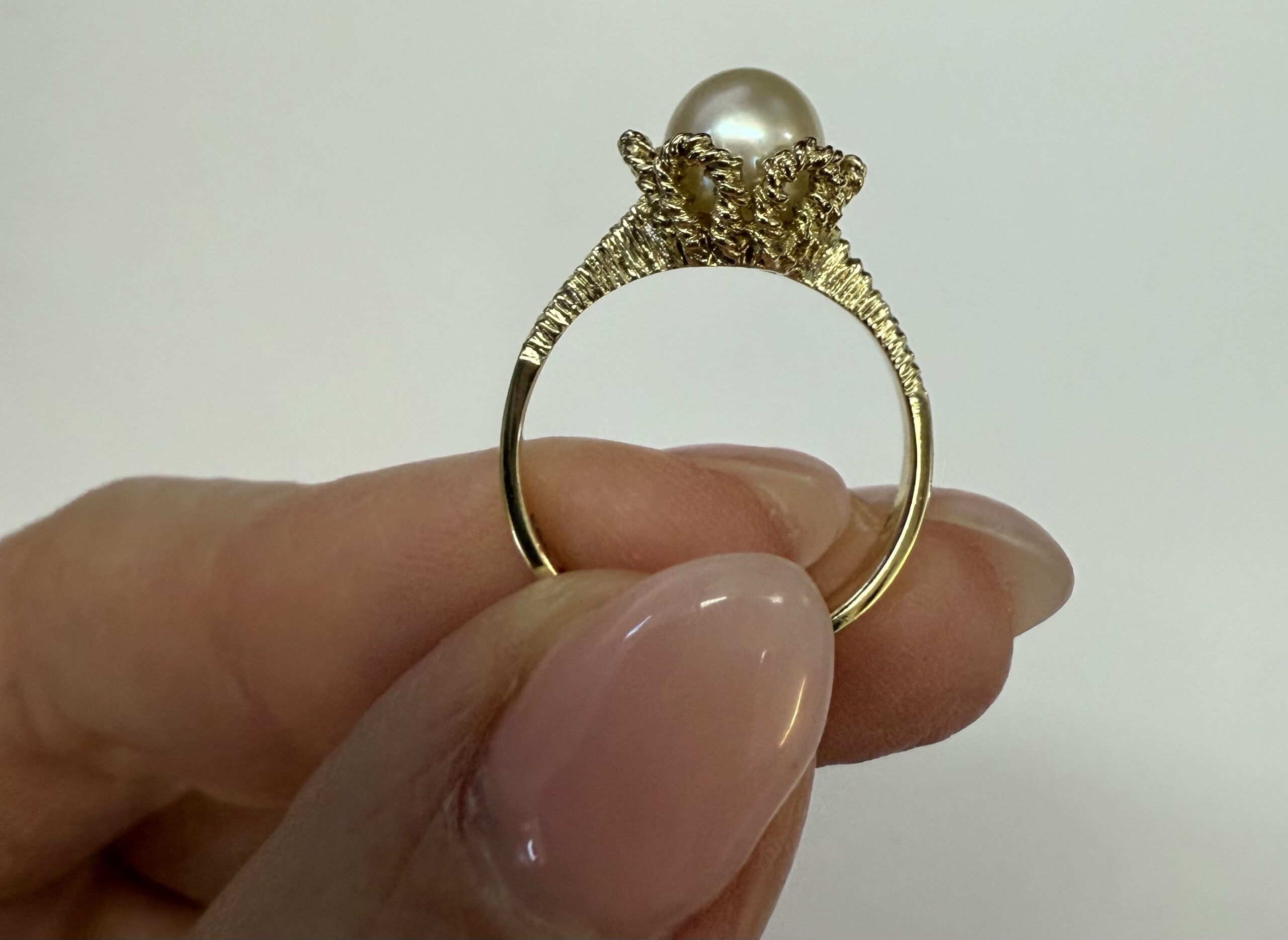 Vintage 14k Yellow Gold 6.5 MM Cultured Saltwater Pearl Ring - Image 17