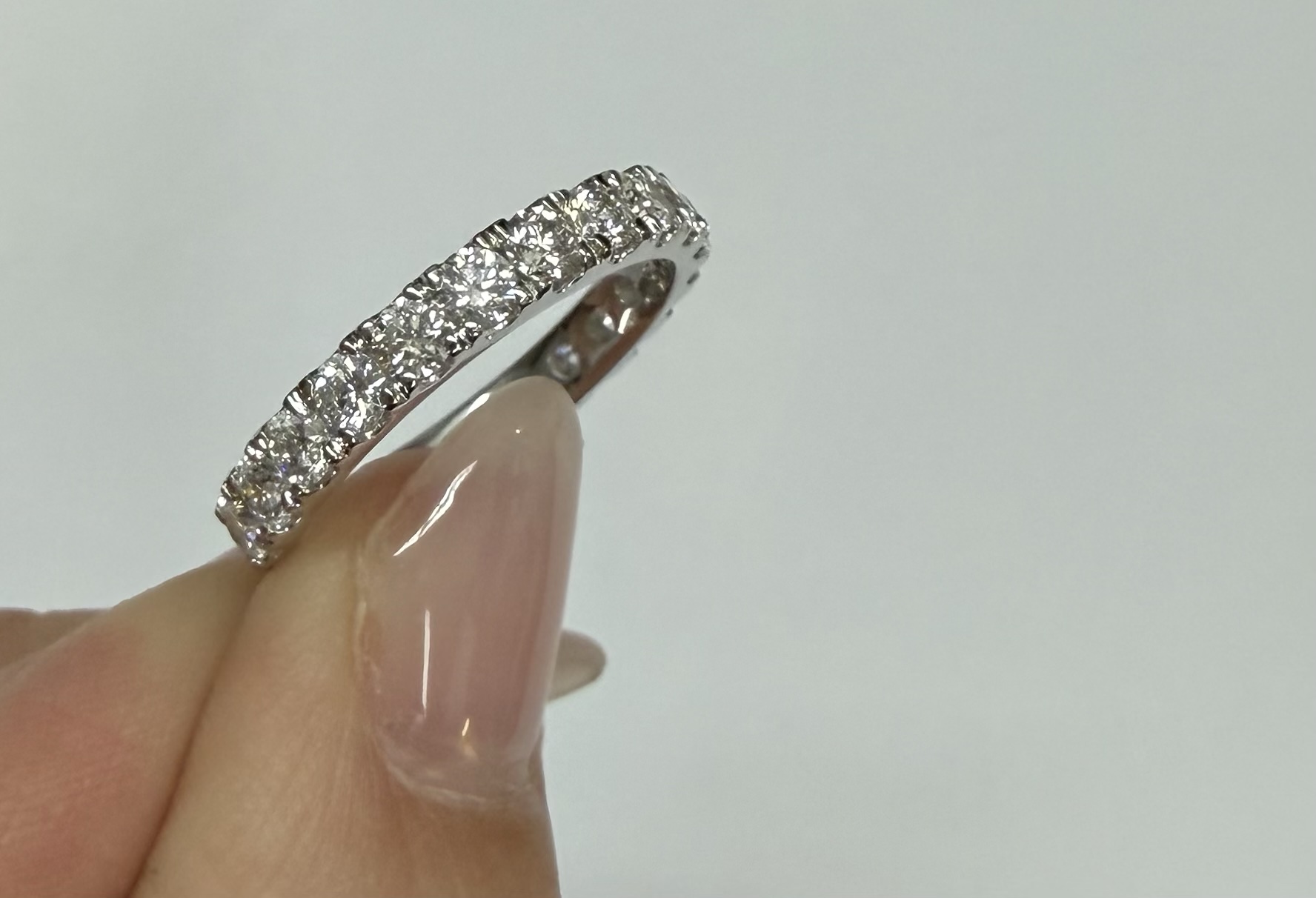 14k White Gold 1.26 Cttw Round Brilliant Cut Diamond Fishtail Style Band - Image 22