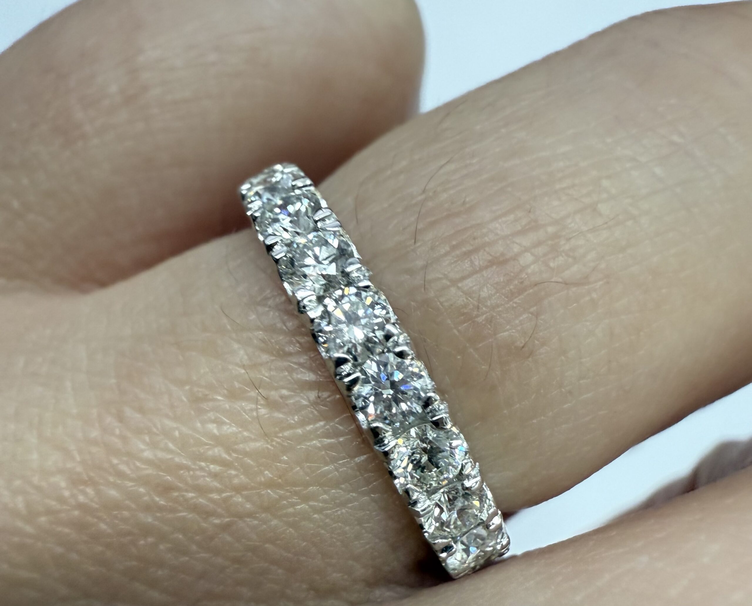 14k White Gold 1.26 Cttw Round Brilliant Cut Diamond Fishtail Style Band - Image 16