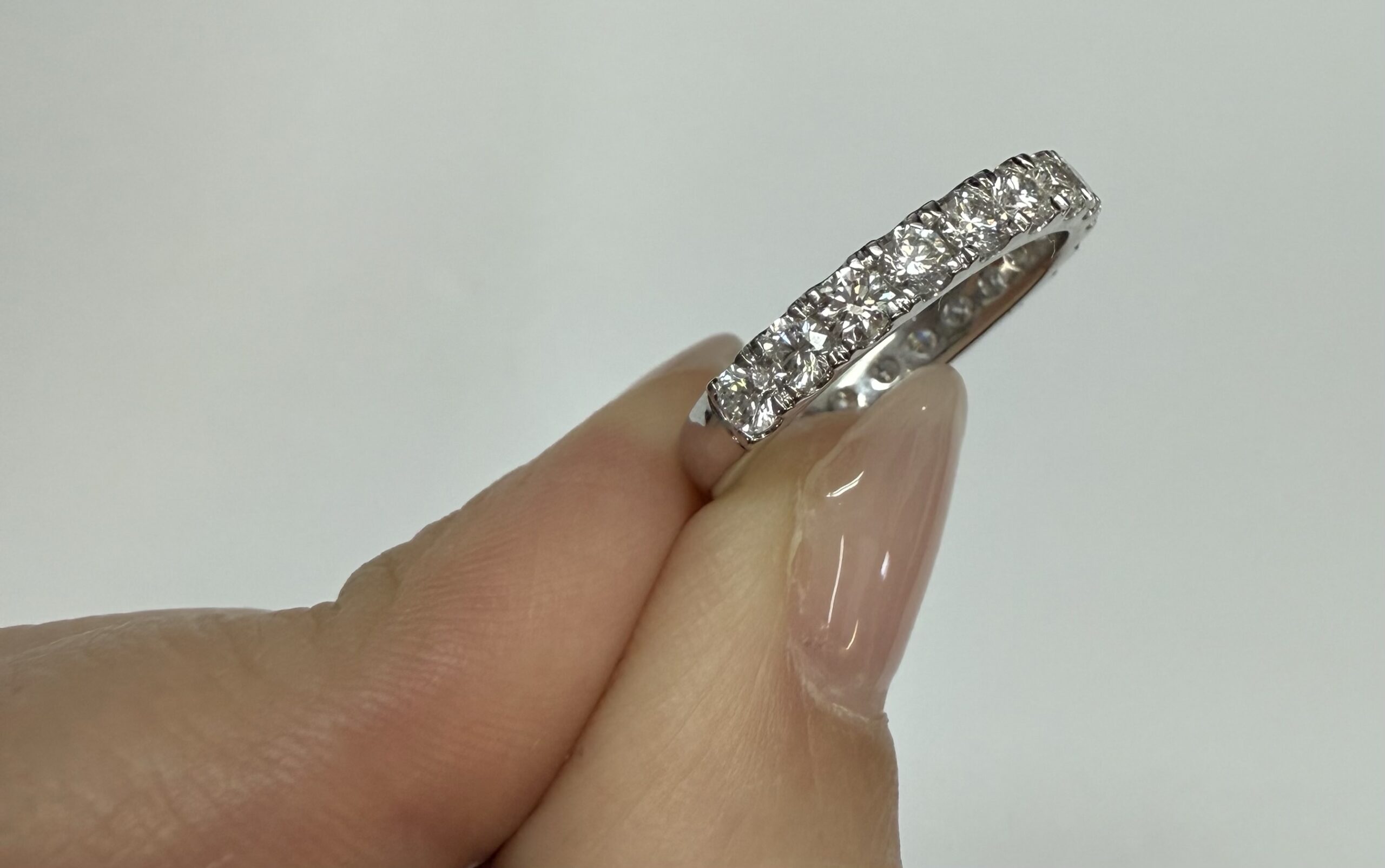 14k White Gold 1.26 Cttw Round Brilliant Cut Diamond Fishtail Style Band - Image 5