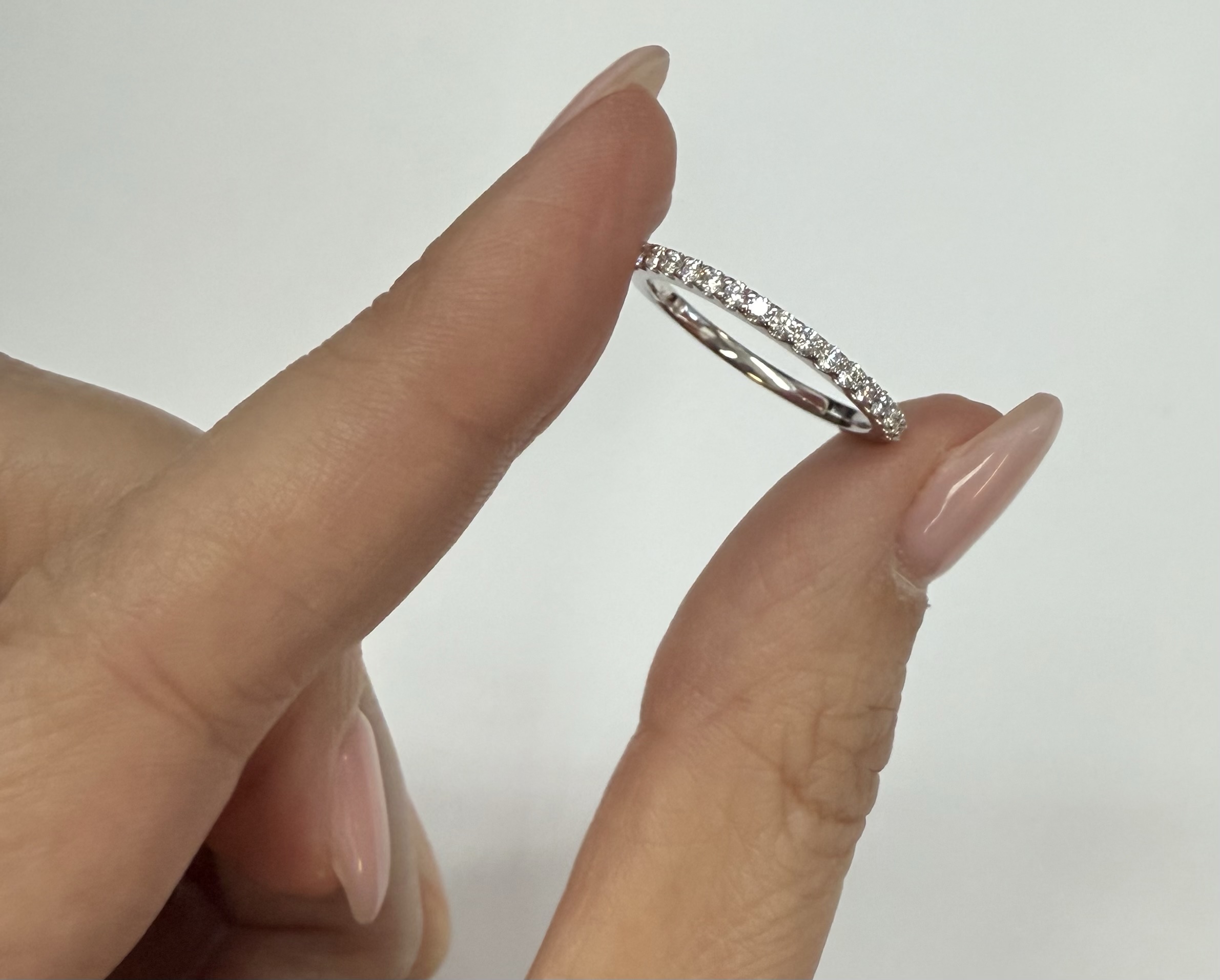 14k White Gold 18 Stone Genuine .29 Cttw Round Brilliant Cut Diamond Band