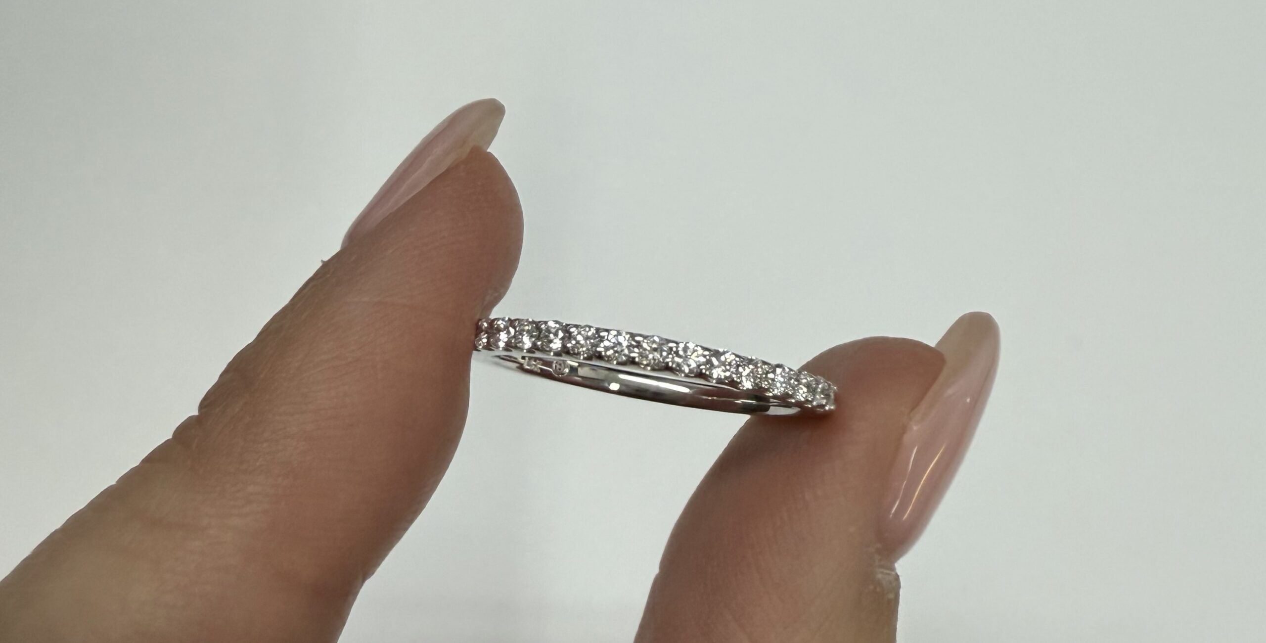 14k White Gold 18 Stone Genuine .29 Cttw Round Brilliant Cut Diamond Band - Image 12