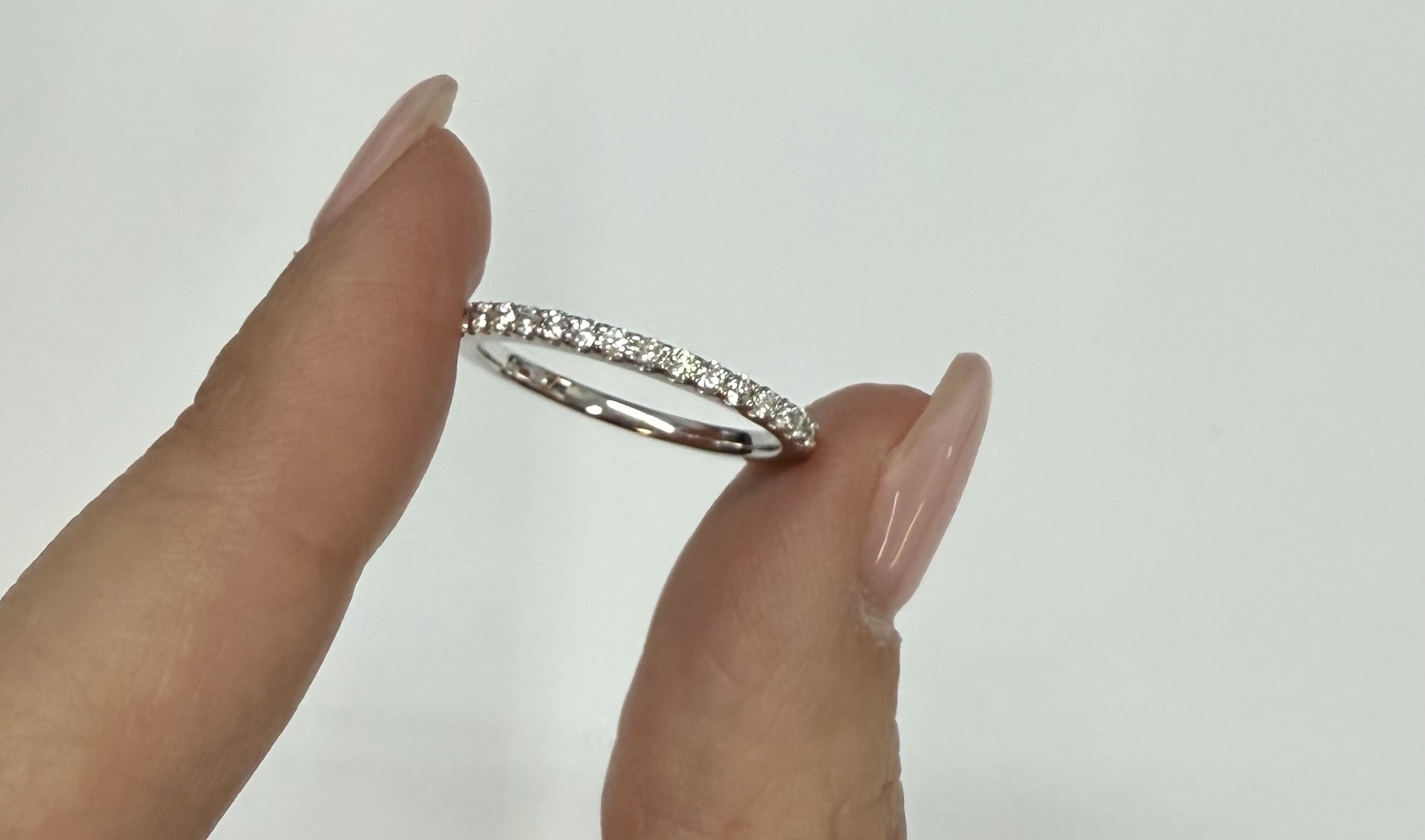 14k White Gold 18 Stone Genuine .29 Cttw Round Brilliant Cut Diamond Band - Image 13