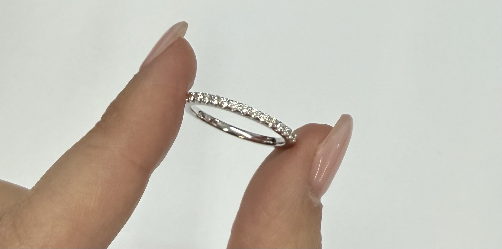 14k White Gold 18 Stone Genuine .29 Cttw Round Brilliant Cut Diamond Band - Image 21