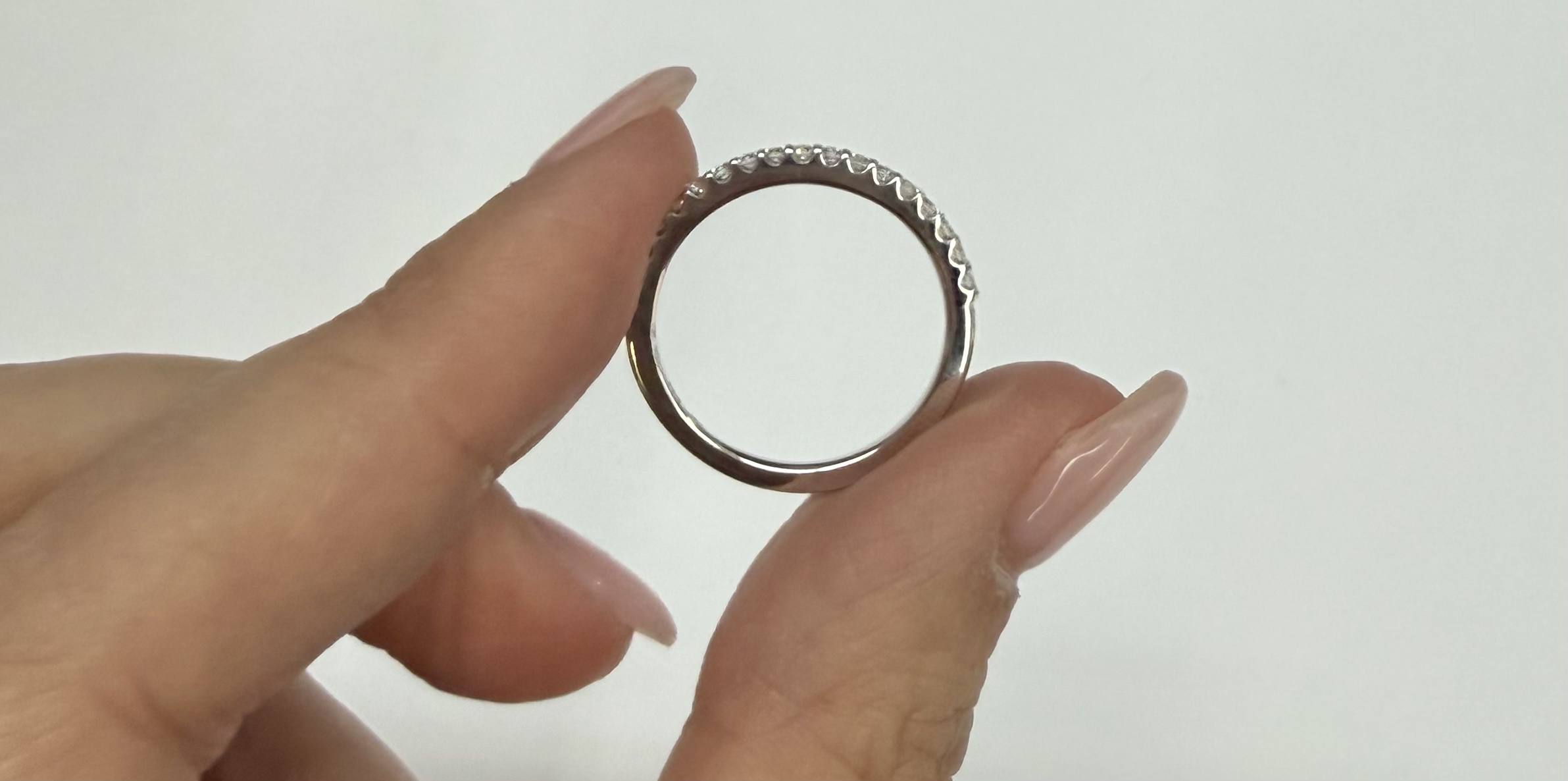 14k White Gold 18 Stone Genuine .29 Cttw Round Brilliant Cut Diamond Band - Image 24