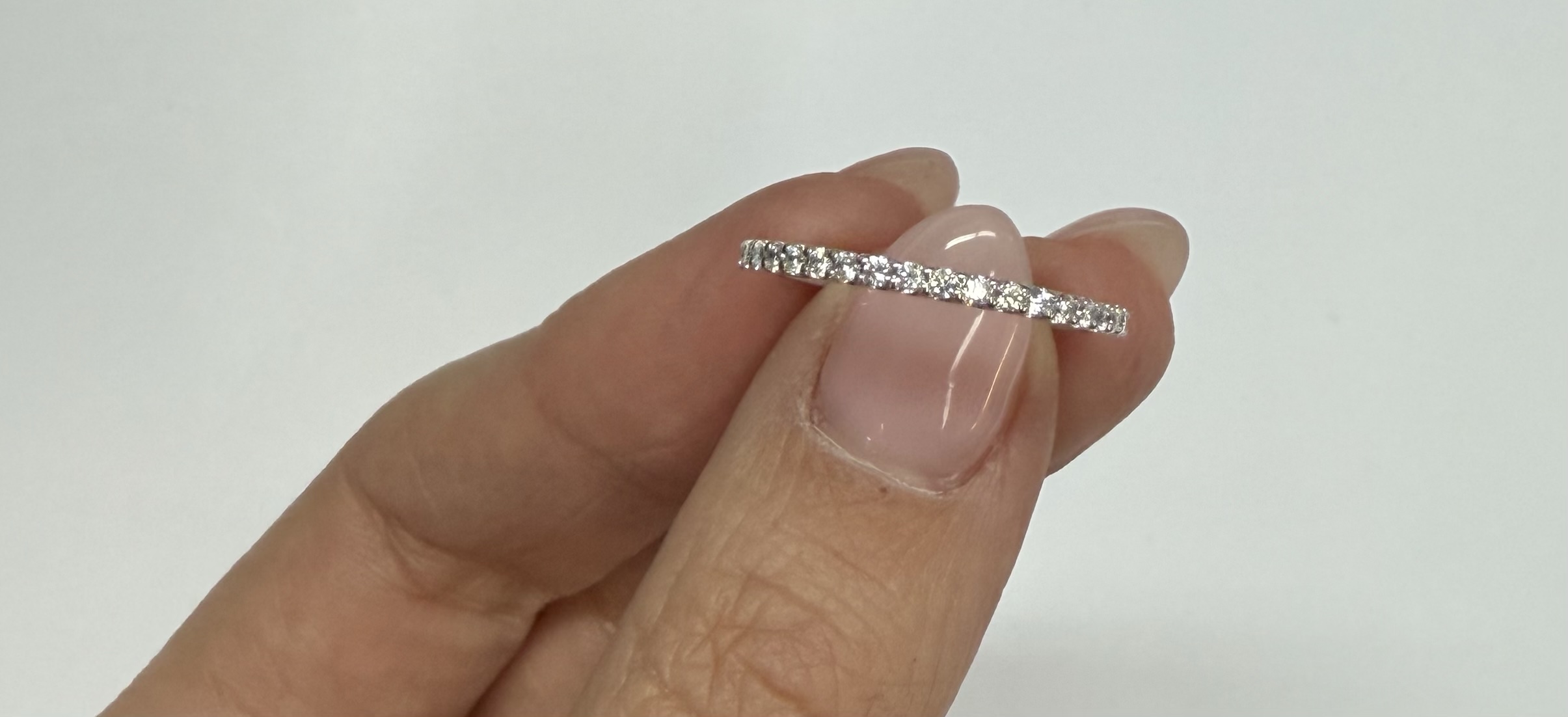 14k White Gold 18 Stone Genuine .29 Cttw Round Brilliant Cut Diamond Band - Image 22
