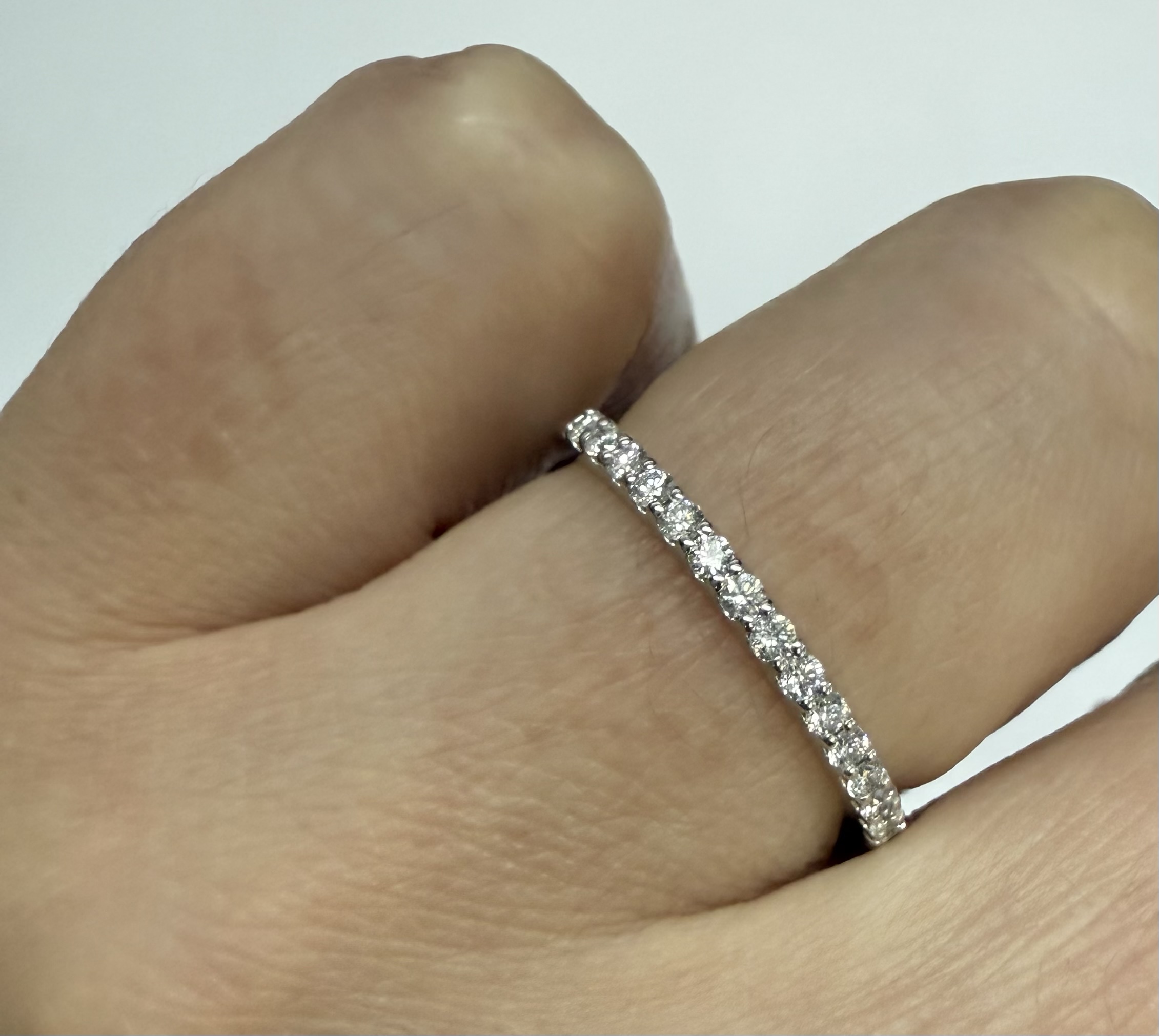 14k White Gold 18 Stone Genuine .29 Cttw Round Brilliant Cut Diamond Band - Image 19