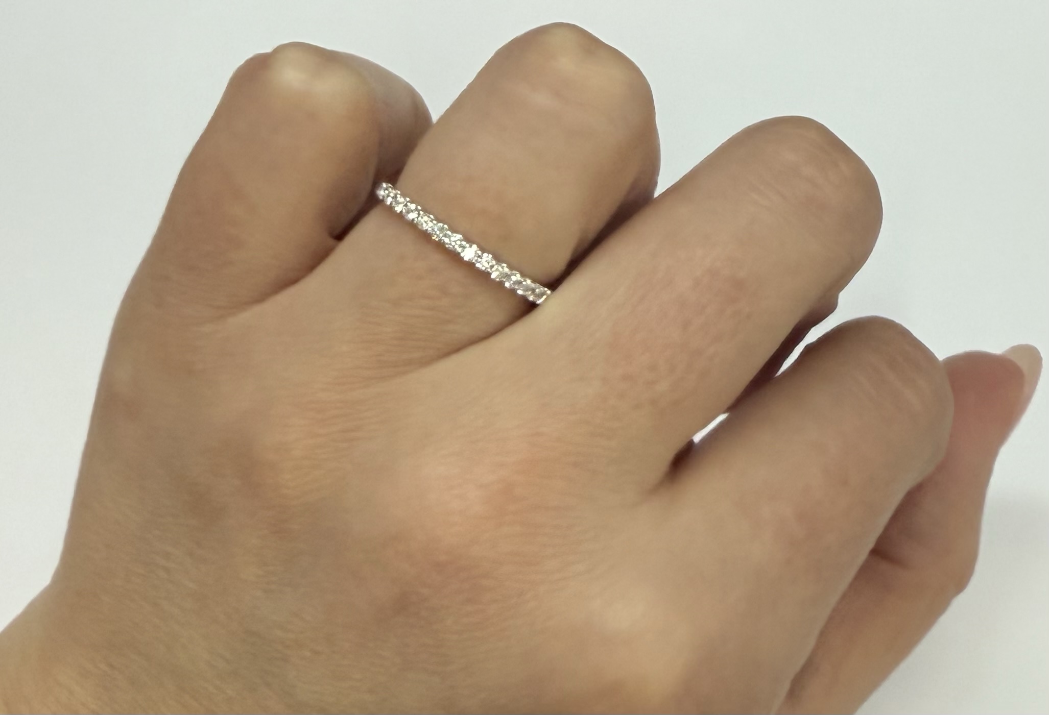 14k White Gold 18 Stone Genuine .29 Cttw Round Brilliant Cut Diamond Band - Image 25