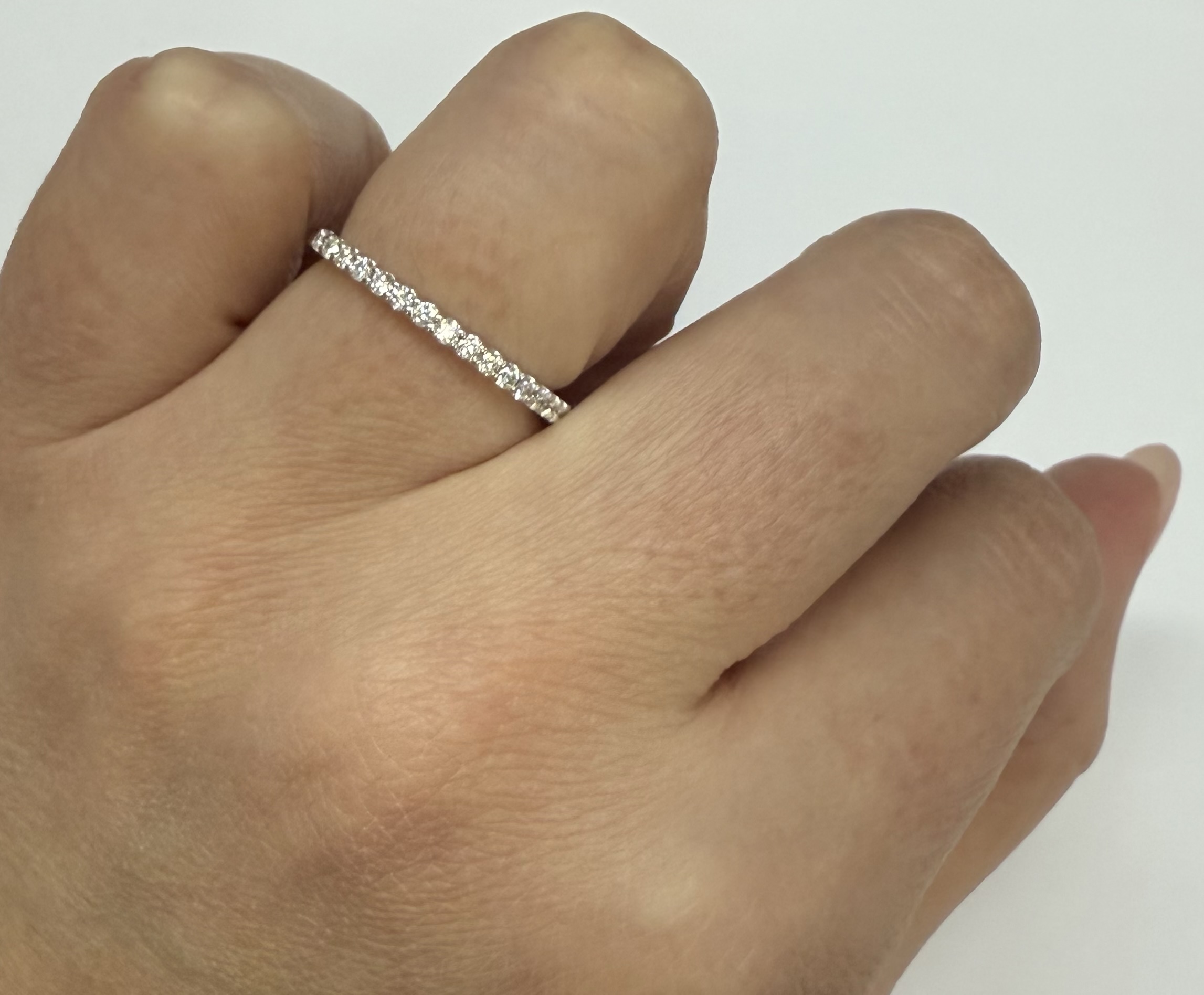 14k White Gold 18 Stone Genuine .29 Cttw Round Brilliant Cut Diamond Band - Image 26