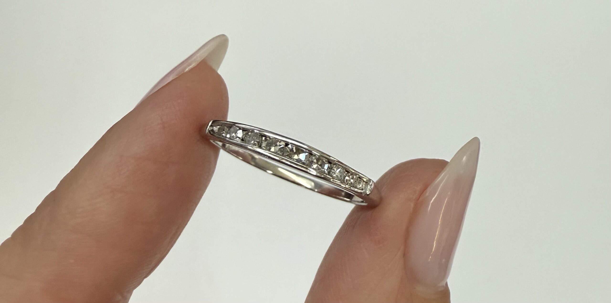 Antique 14k White Gold Genuine .08 Cttw Single Cut Diamond Channel Set Band - Image 23