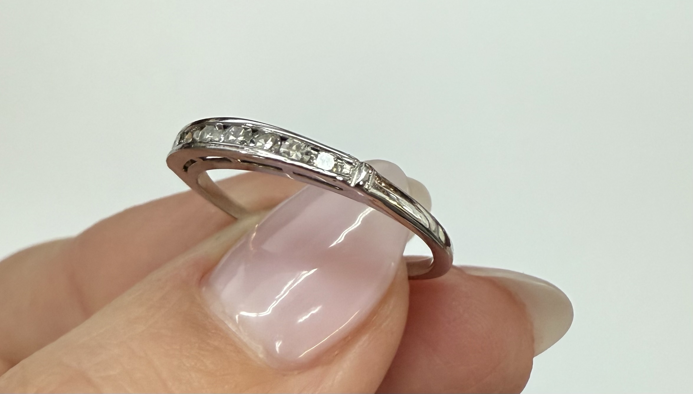 Antique 14k White Gold Genuine .08 Cttw Single Cut Diamond Channel Set Band - Image 11