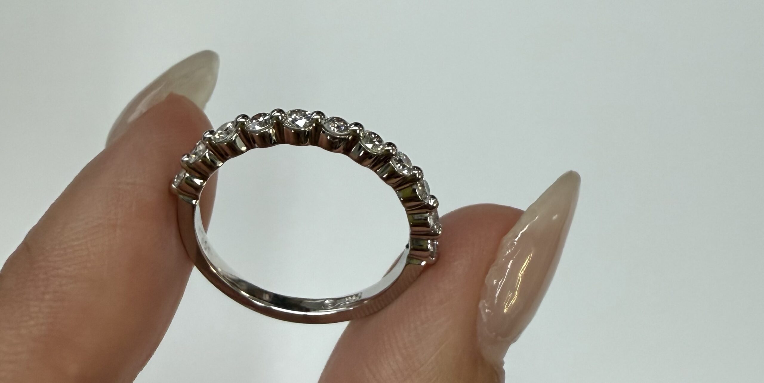 14k White Gold 11 Stone Genuine 1/2 Cttw Round Brilliant Cut Diamond Band - Image 6