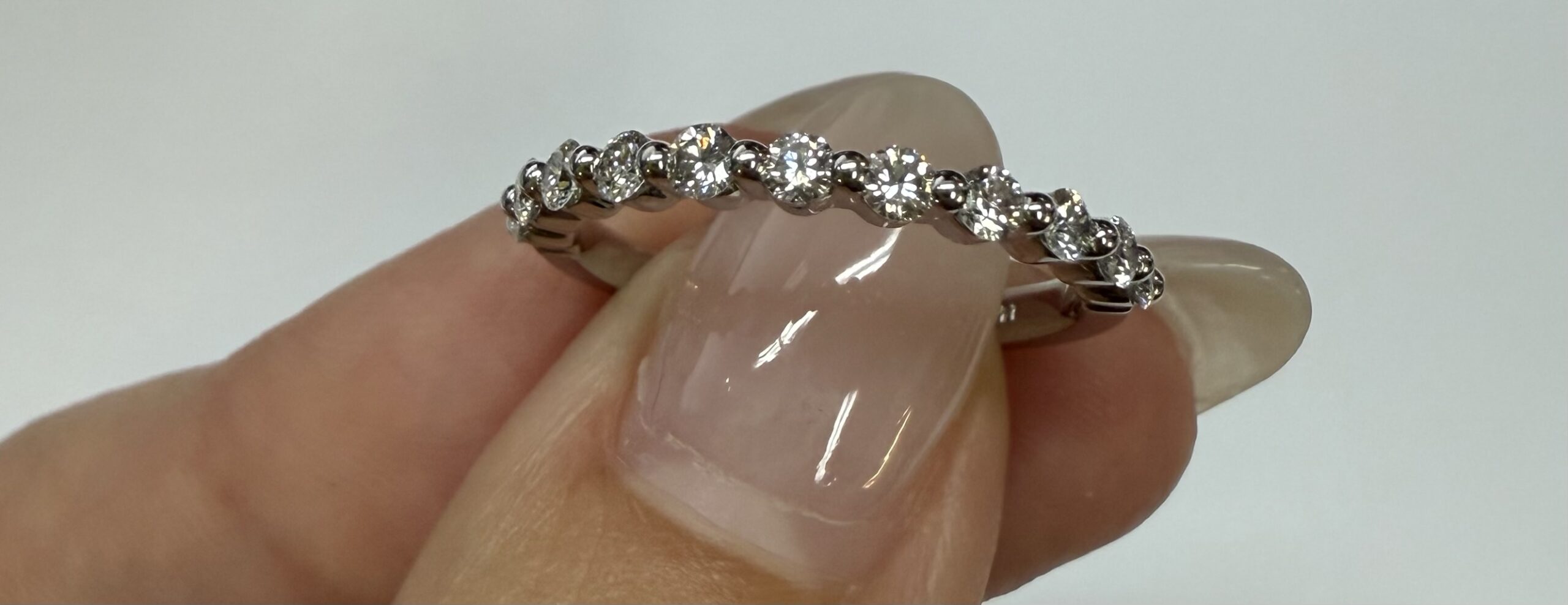 14k White Gold 11 Stone Genuine 1/2 Cttw Round Brilliant Cut Diamond Band - Image 11