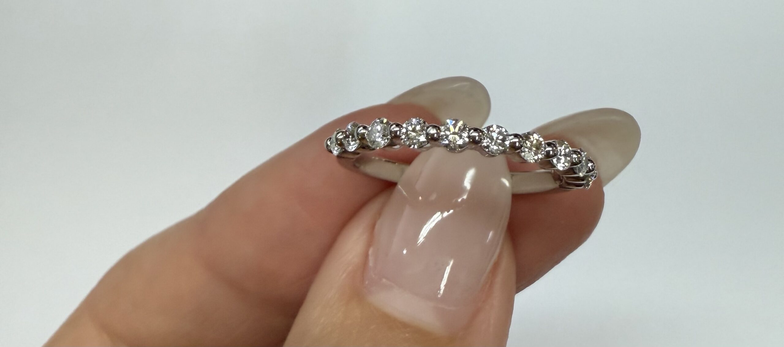 14k White Gold 11 Stone Genuine 1/2 Cttw Round Brilliant Cut Diamond Band - Image 16
