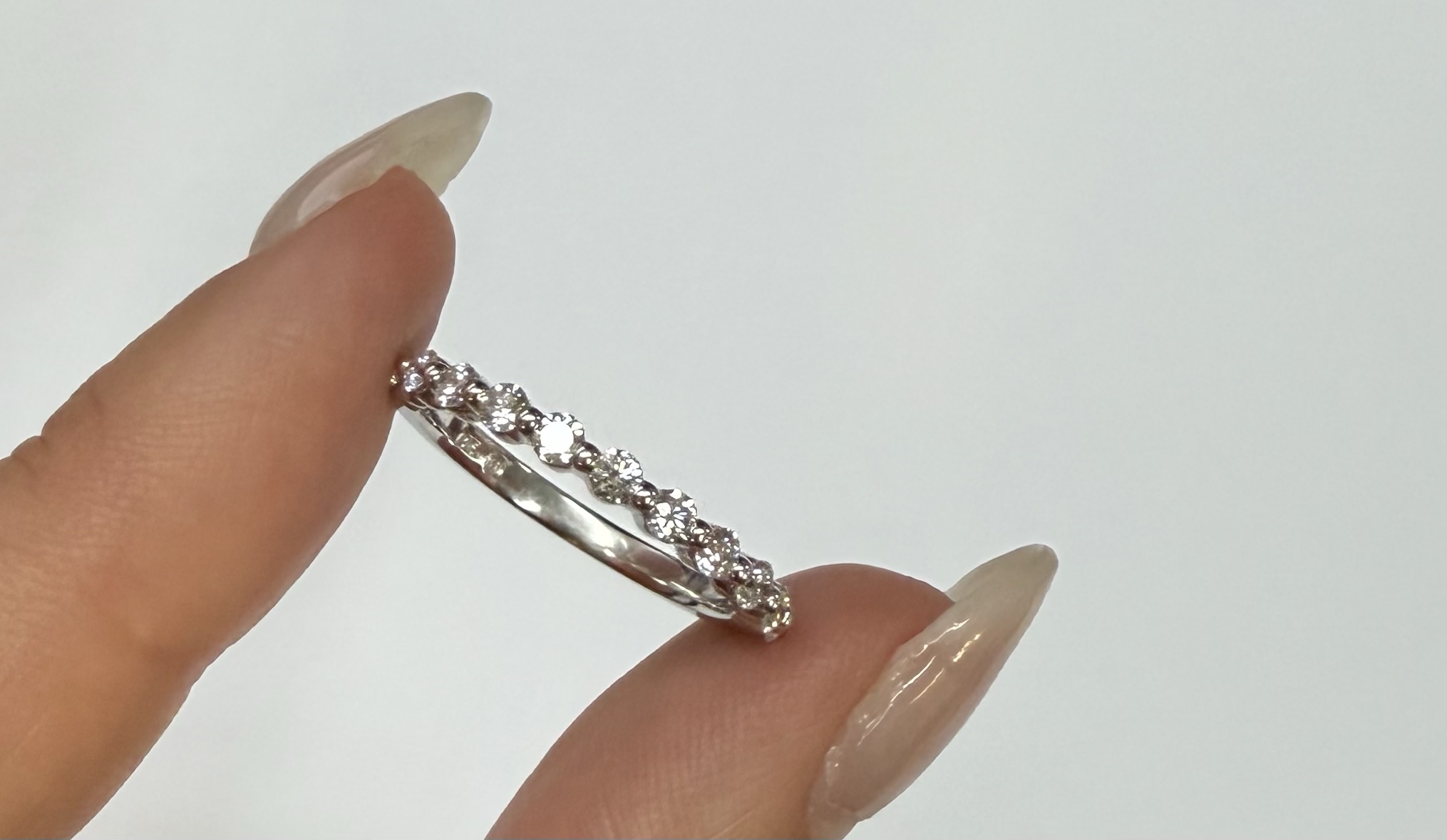 14k White Gold 11 Stone Genuine 1/2 Cttw Round Brilliant Cut Diamond Band - Image 21