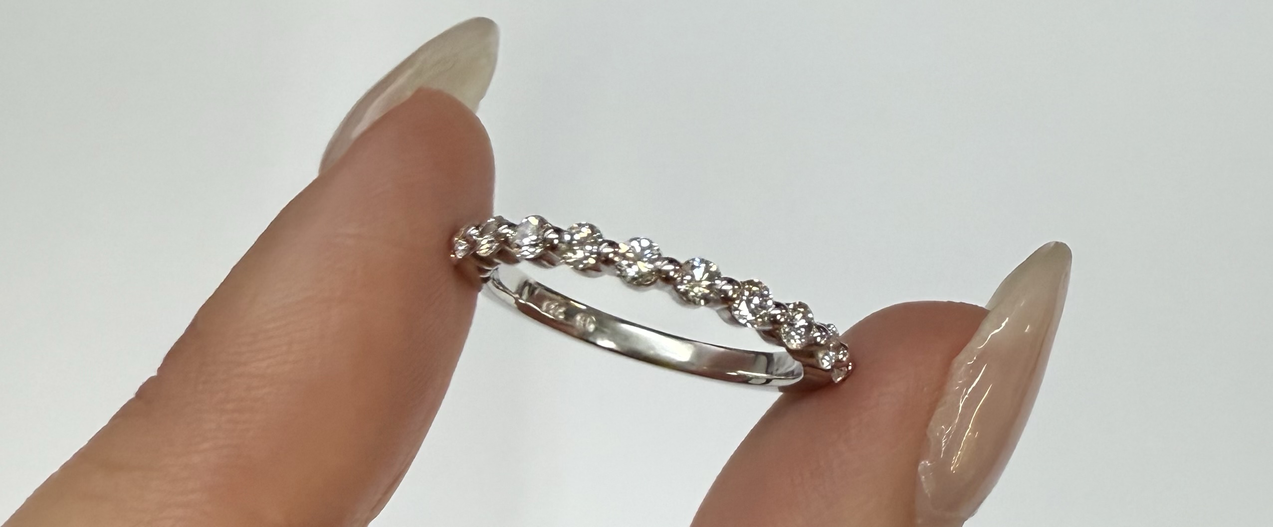 14k White Gold 11 Stone Genuine 1/2 Cttw Round Brilliant Cut Diamond Band - Image 27