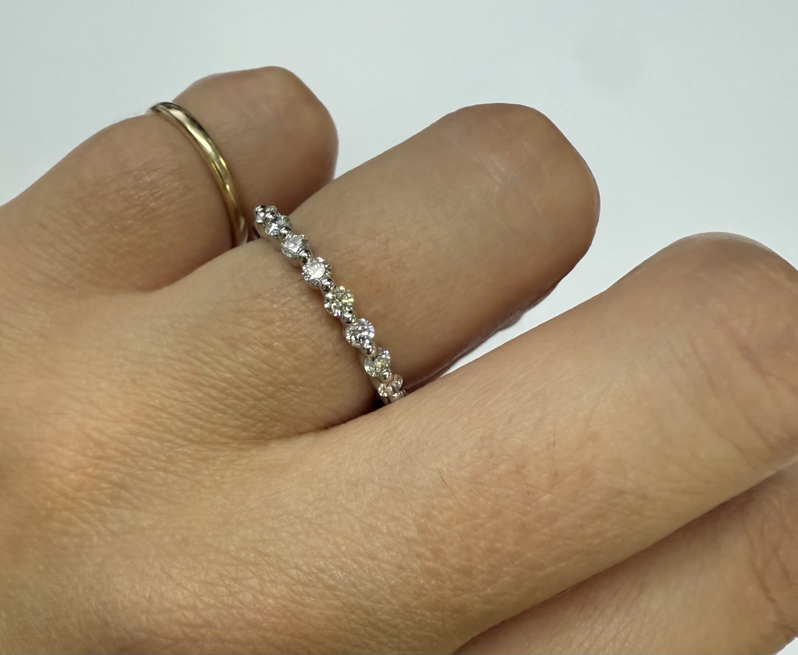 14k White Gold 11 Stone Genuine 1/2 Cttw Round Brilliant Cut Diamond Band - Image 42