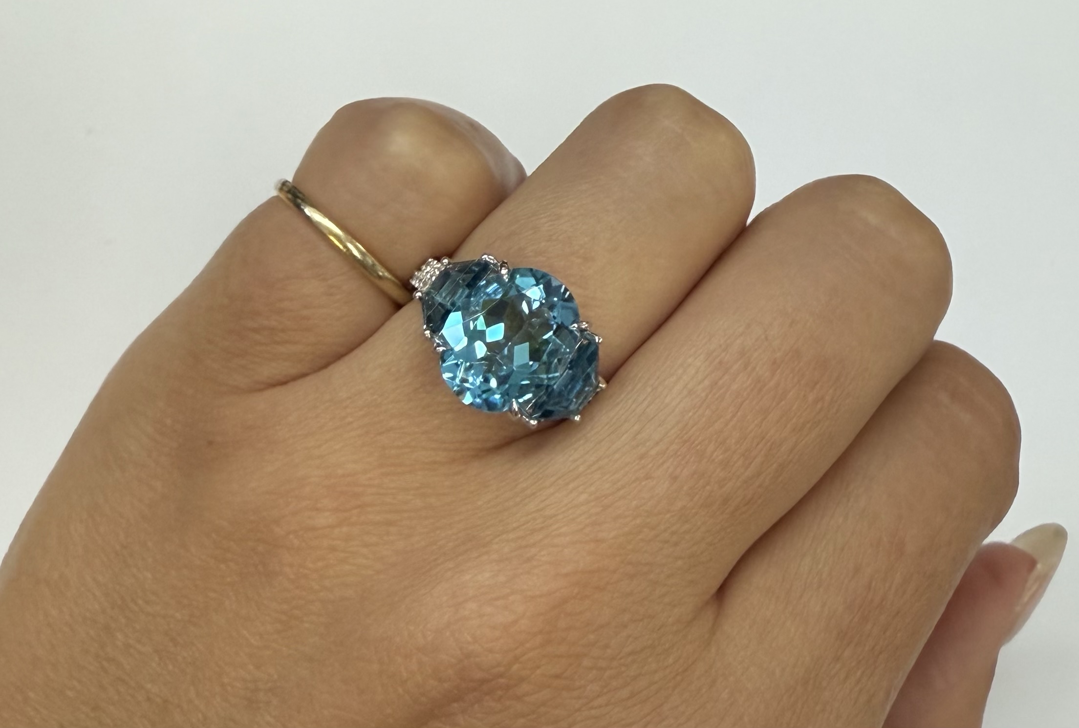 14k White Gold Genuine 4.95 Cttw Blue Topaz & 1.47 Cttw Genuine London Blue Topaz Ring - Image 22
