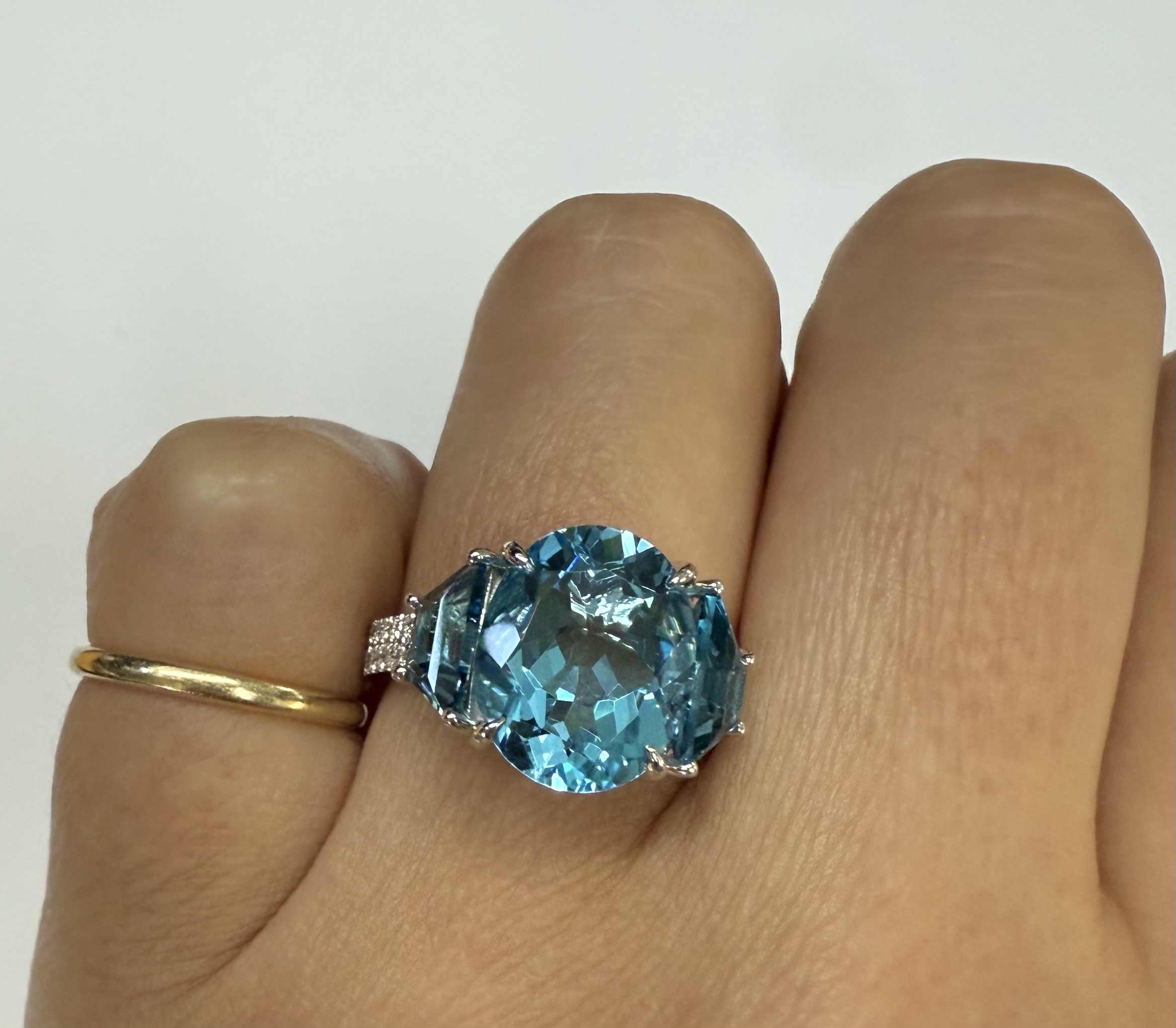 14k White Gold Genuine 4.95 Cttw Blue Topaz & 1.47 Cttw Genuine London Blue Topaz Ring - Image 25