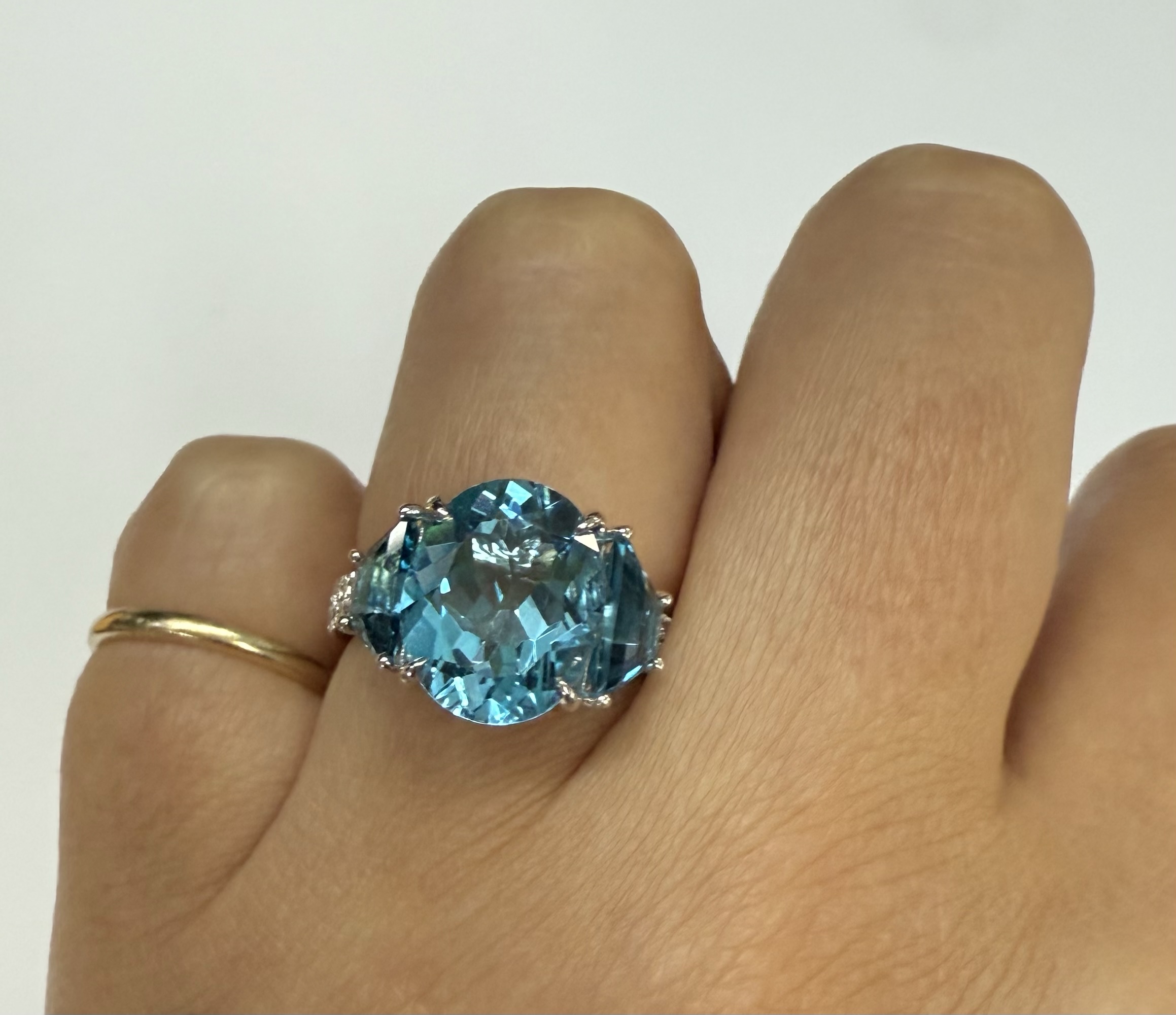 14k White Gold Genuine 4.95 Cttw Blue Topaz & 1.47 Cttw Genuine London Blue Topaz Ring - Image 27