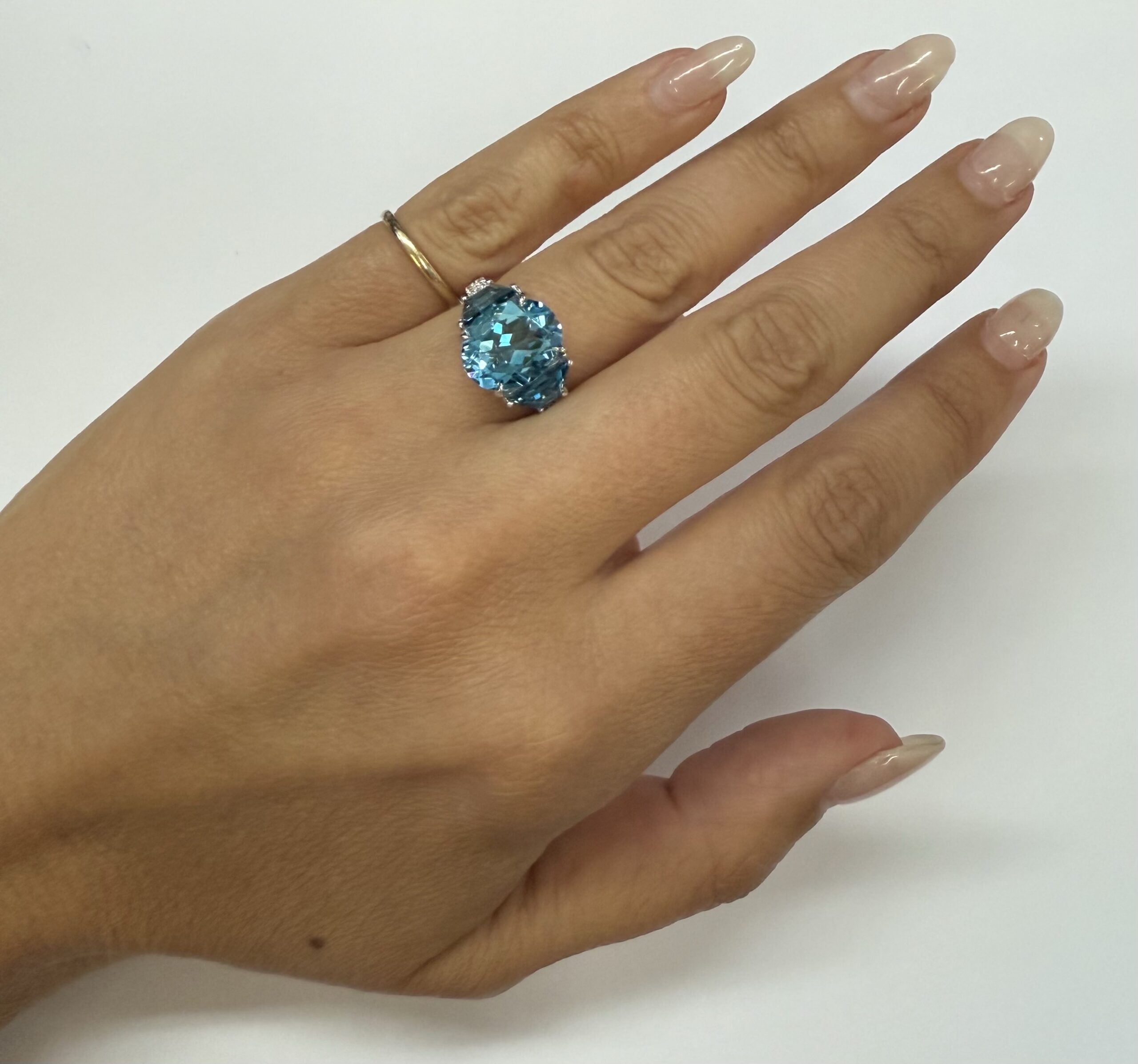 14k White Gold Genuine 4.95 Cttw Blue Topaz & 1.47 Cttw Genuine London Blue Topaz Ring - Image 30