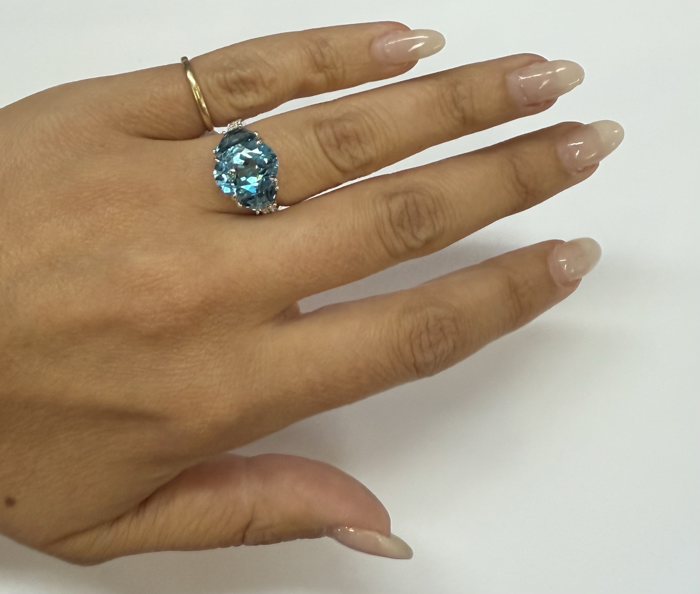 14k White Gold Genuine 4.95 Cttw Blue Topaz & 1.47 Cttw Genuine London Blue Topaz Ring - Image 37