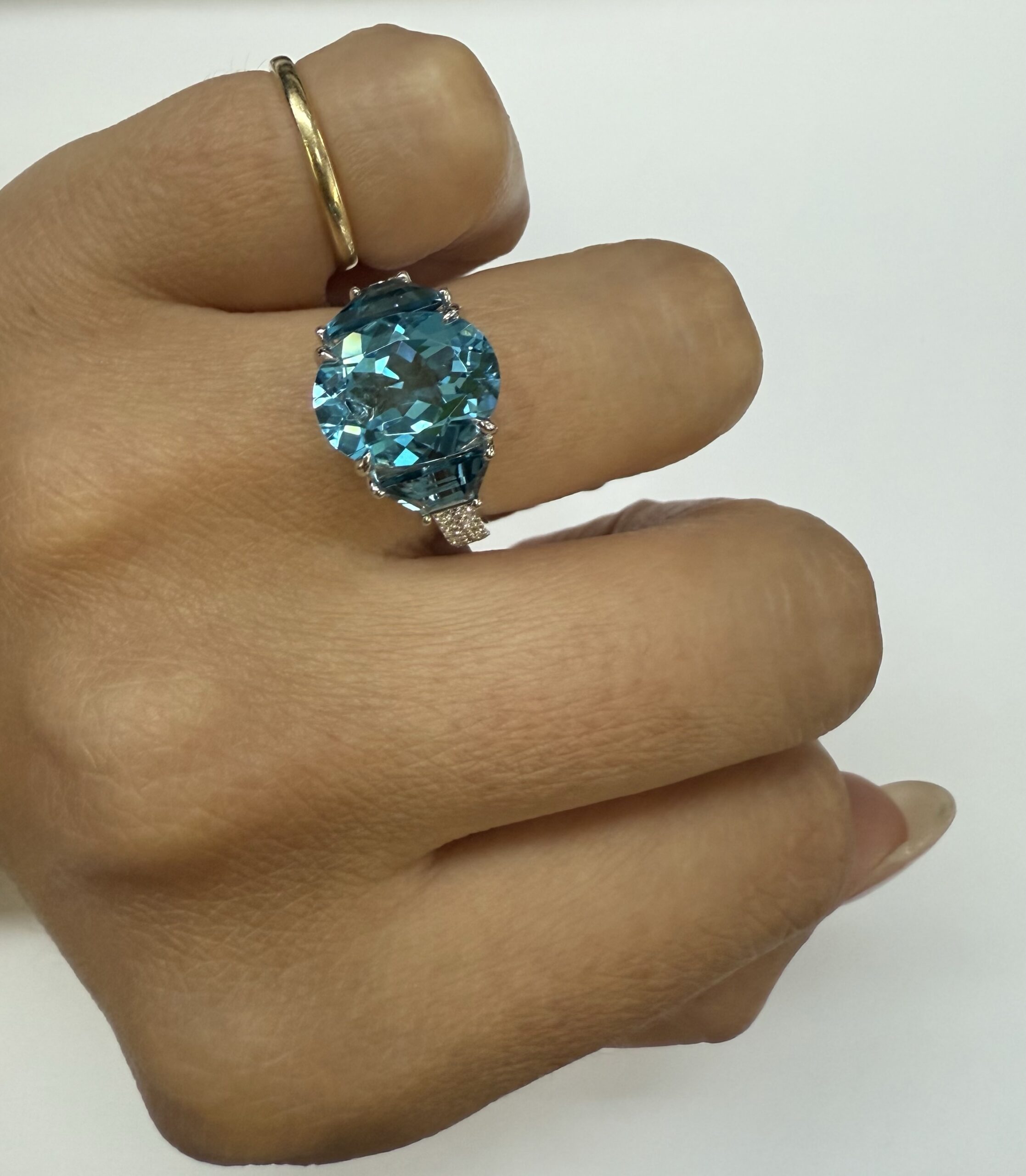 14k White Gold Genuine 4.95 Cttw Blue Topaz & 1.47 Cttw Genuine London Blue Topaz Ring - Image 39