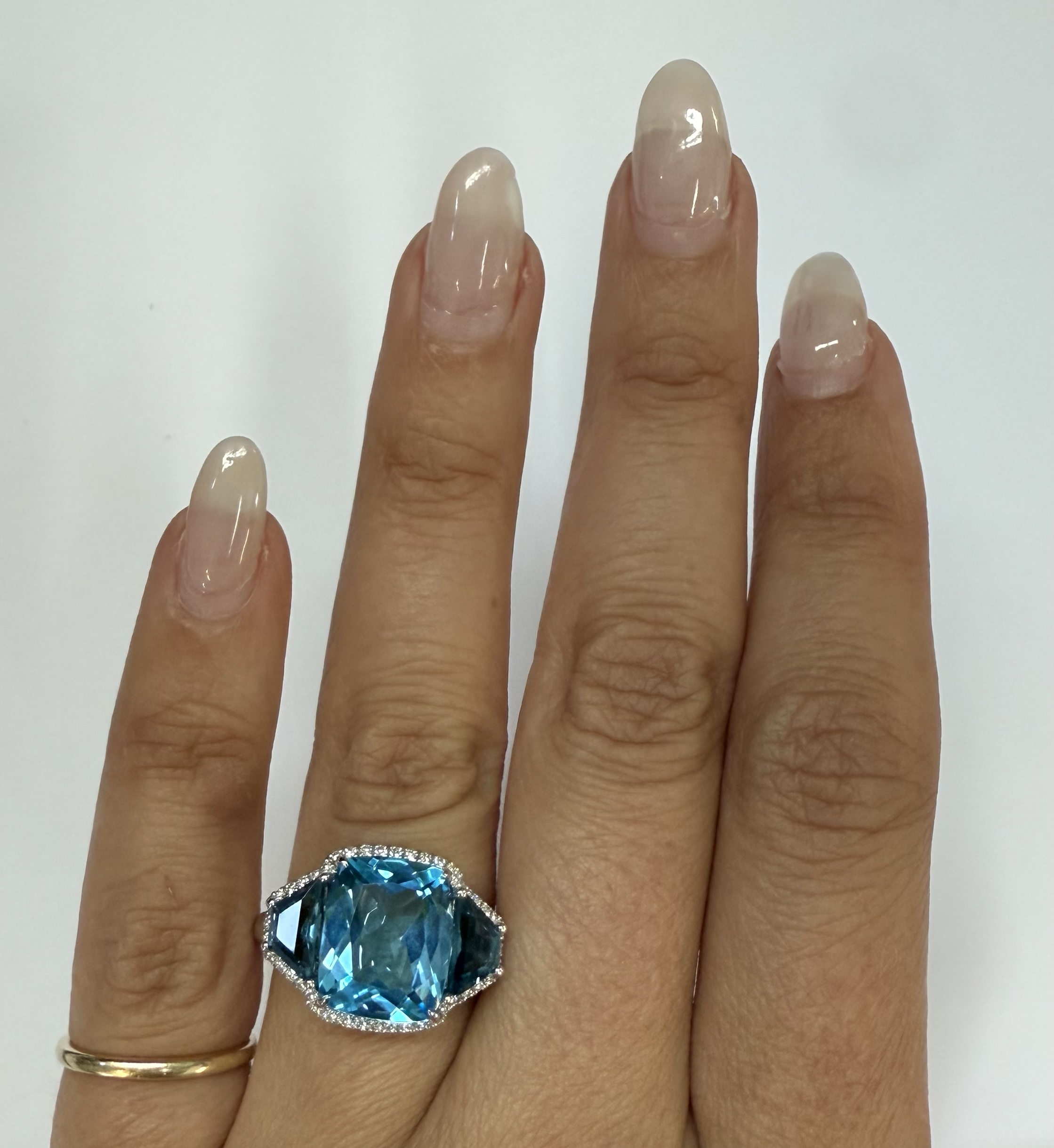 14k White Gold Genuine 6.06 Blue Topaz & 1.47 Cttw Genuine London Blue Topaz Ring - Image 40