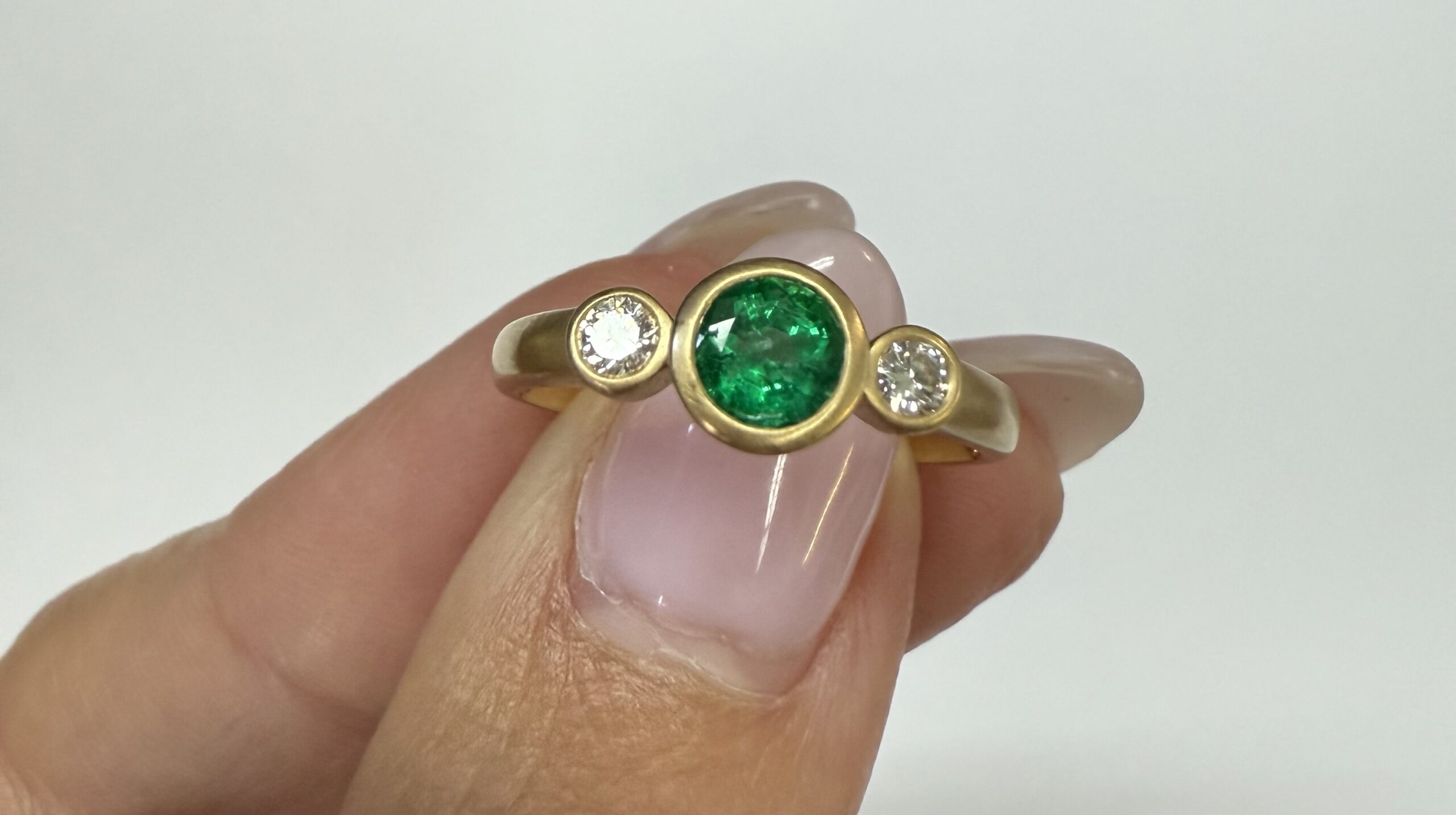 18k Yellow Gold Genuine .40 Cttw Emerald & Diamond Three Stone Ring - Image 11