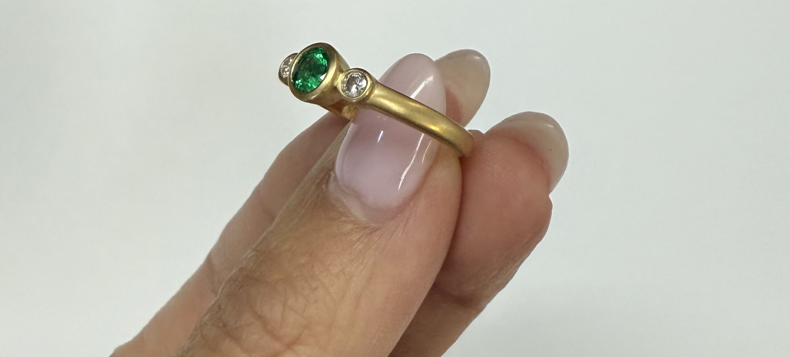 18k Yellow Gold Genuine .40 Cttw Emerald & Diamond Three Stone Ring - Image 14