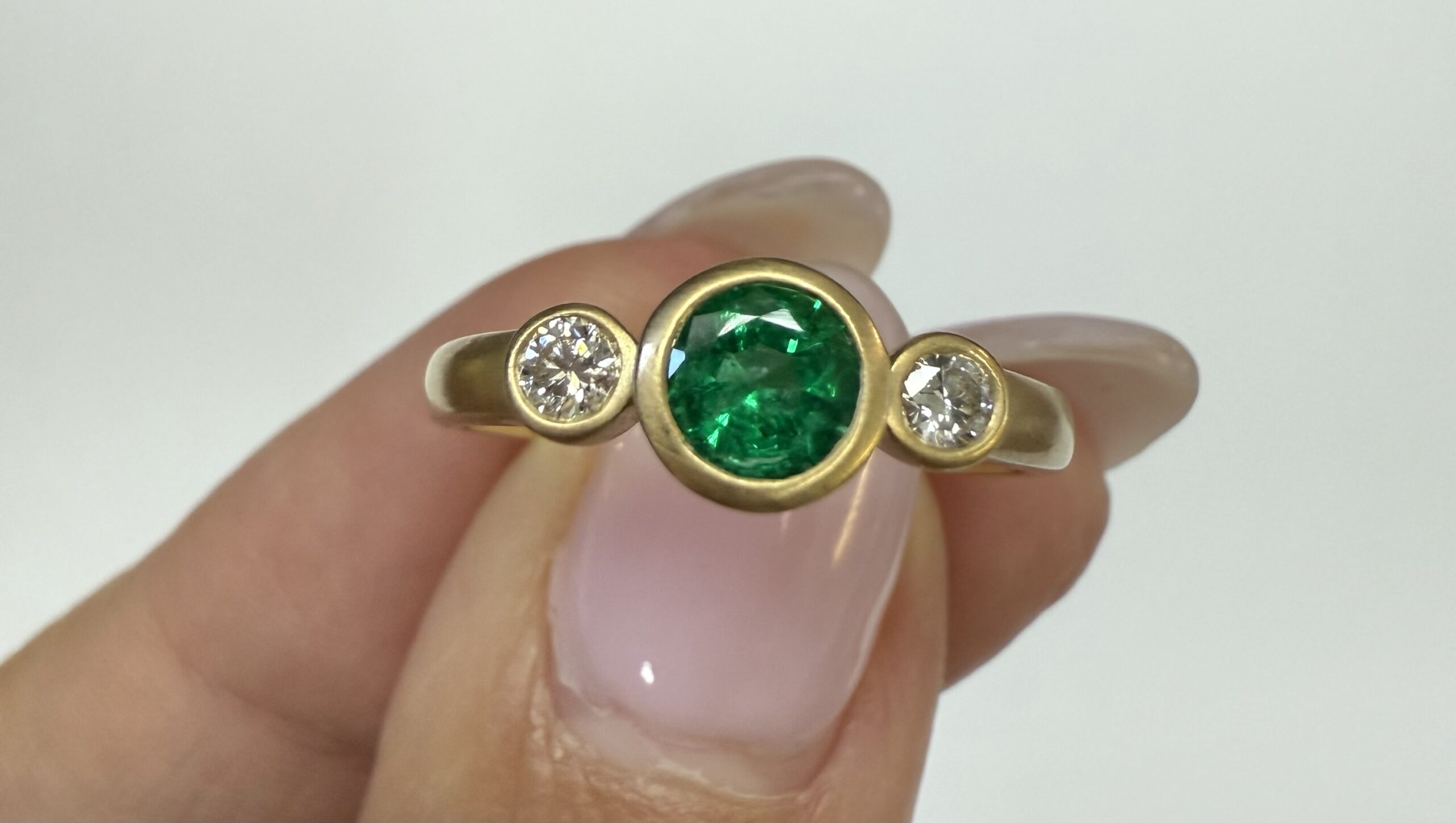 18k Yellow Gold Genuine .40 Cttw Emerald & Diamond Three Stone Ring - Image 17