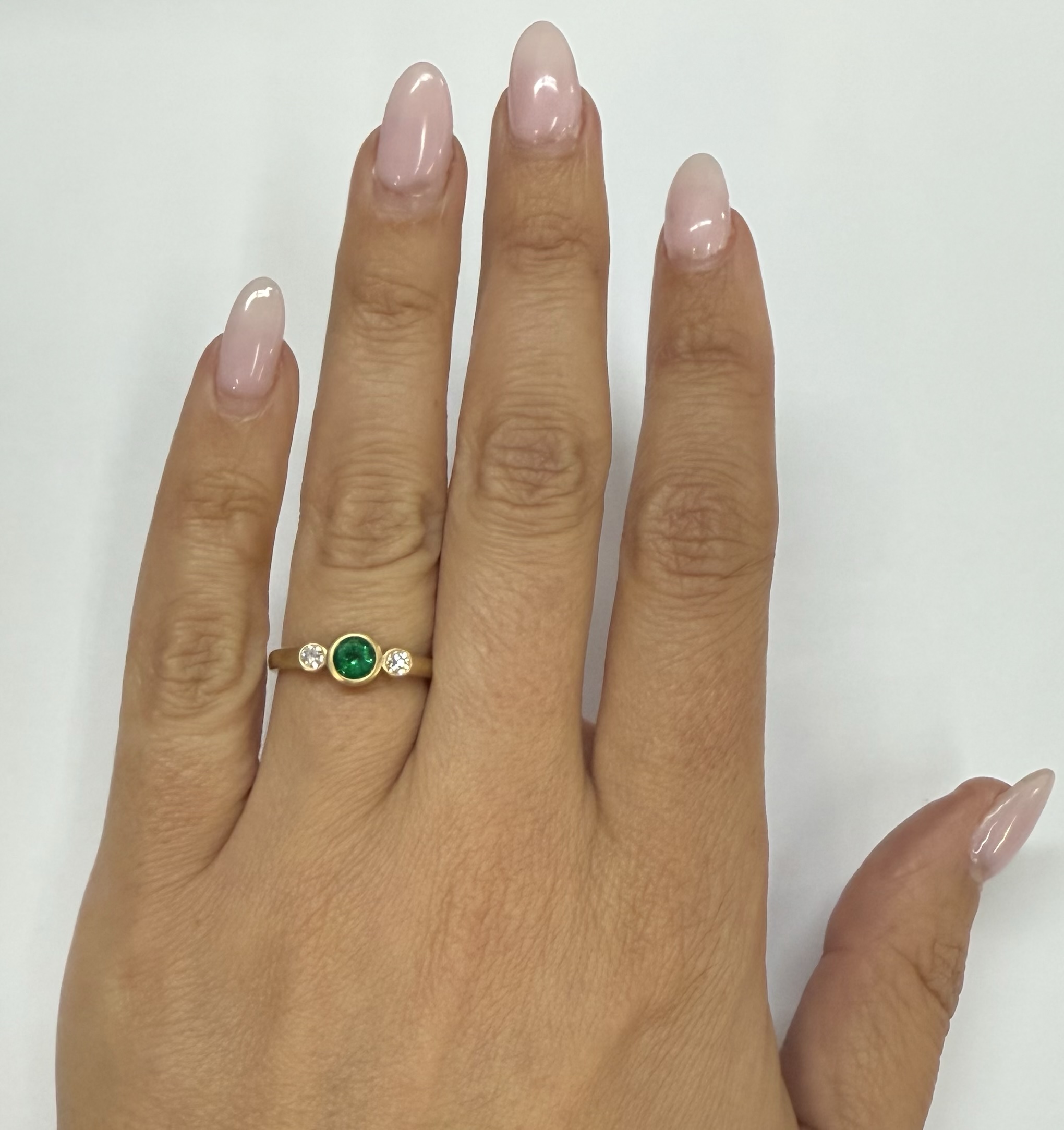 18k Yellow Gold Genuine .40 Cttw Emerald & Diamond Three Stone Ring - Image 38