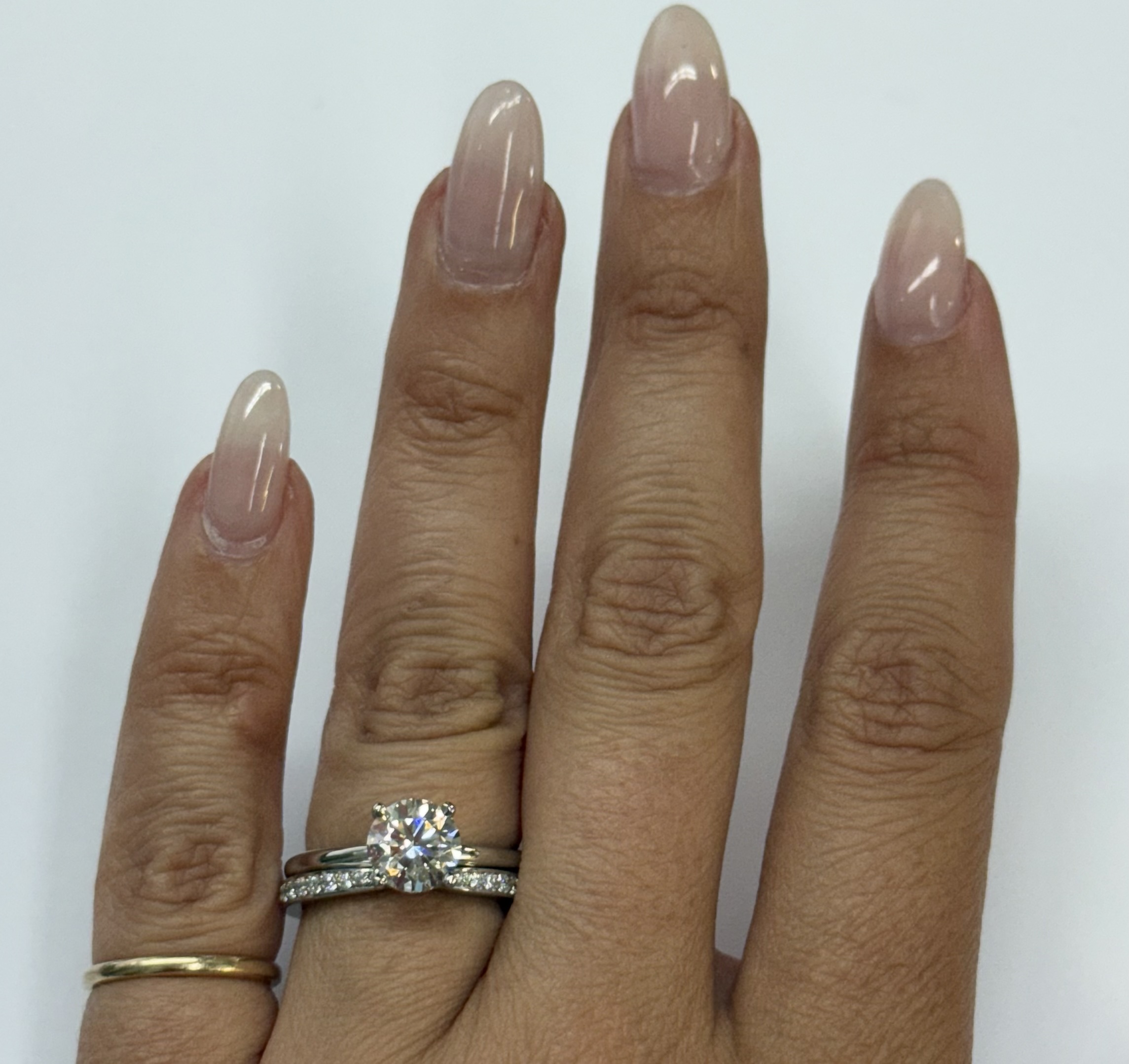 14k White Gold .23 Cttw Round Brilliant Cut Diamond Notched Band - Image 24