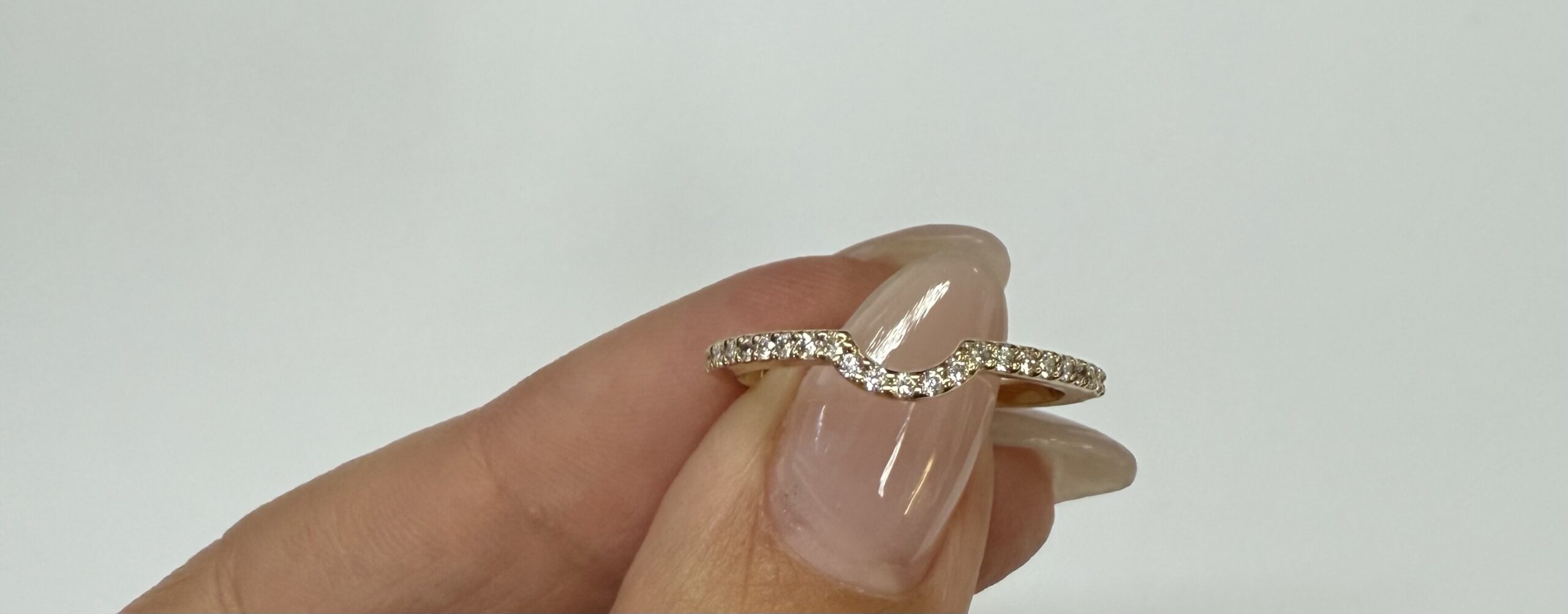 14k Yellow Gold 23 Stone Genuine .20 Cttw Round Brilliant Cut Diamond Fitted Band - Image 56