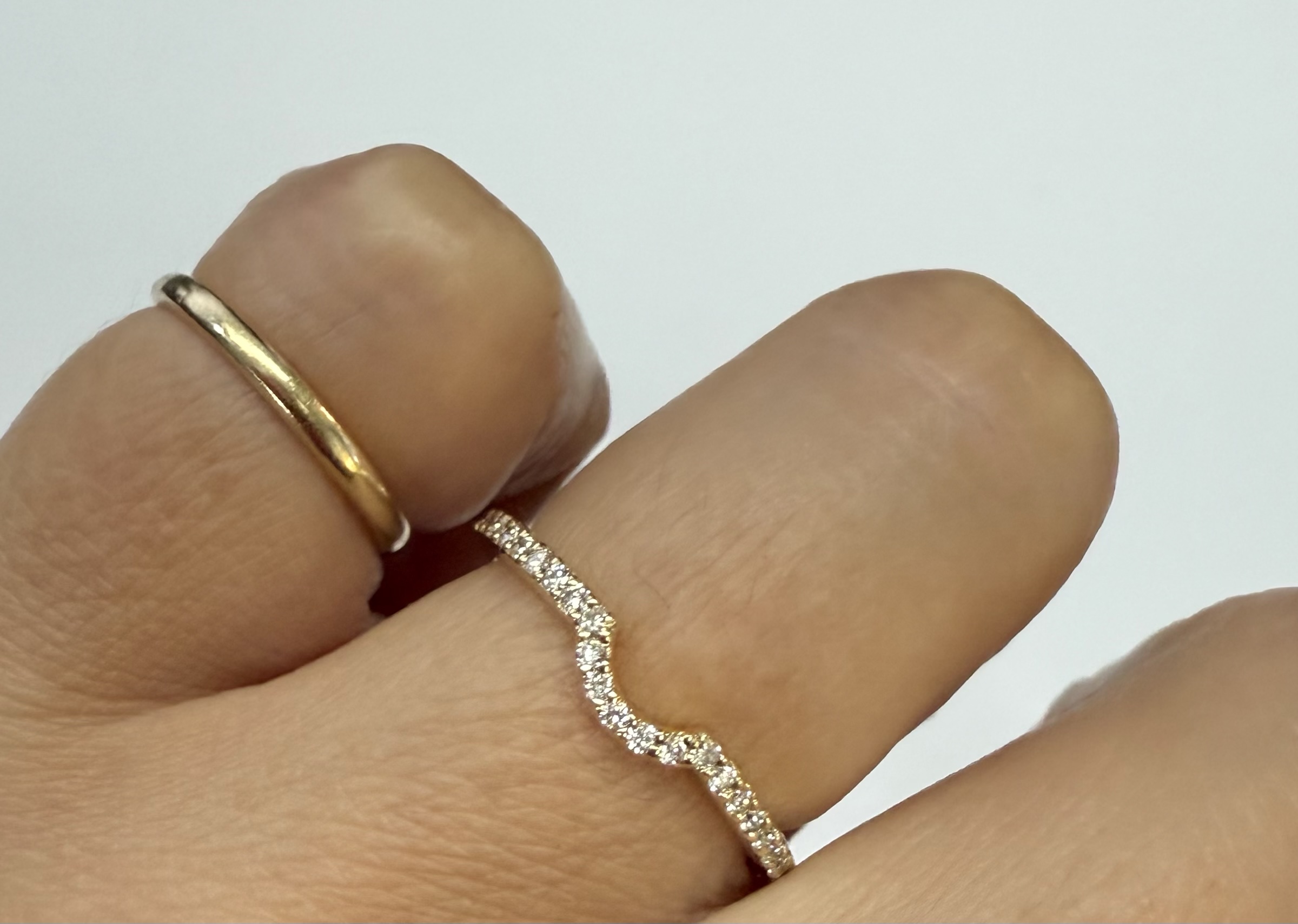 14k Yellow Gold 23 Stone Genuine .20 Cttw Round Brilliant Cut Diamond Fitted Band - Image 39