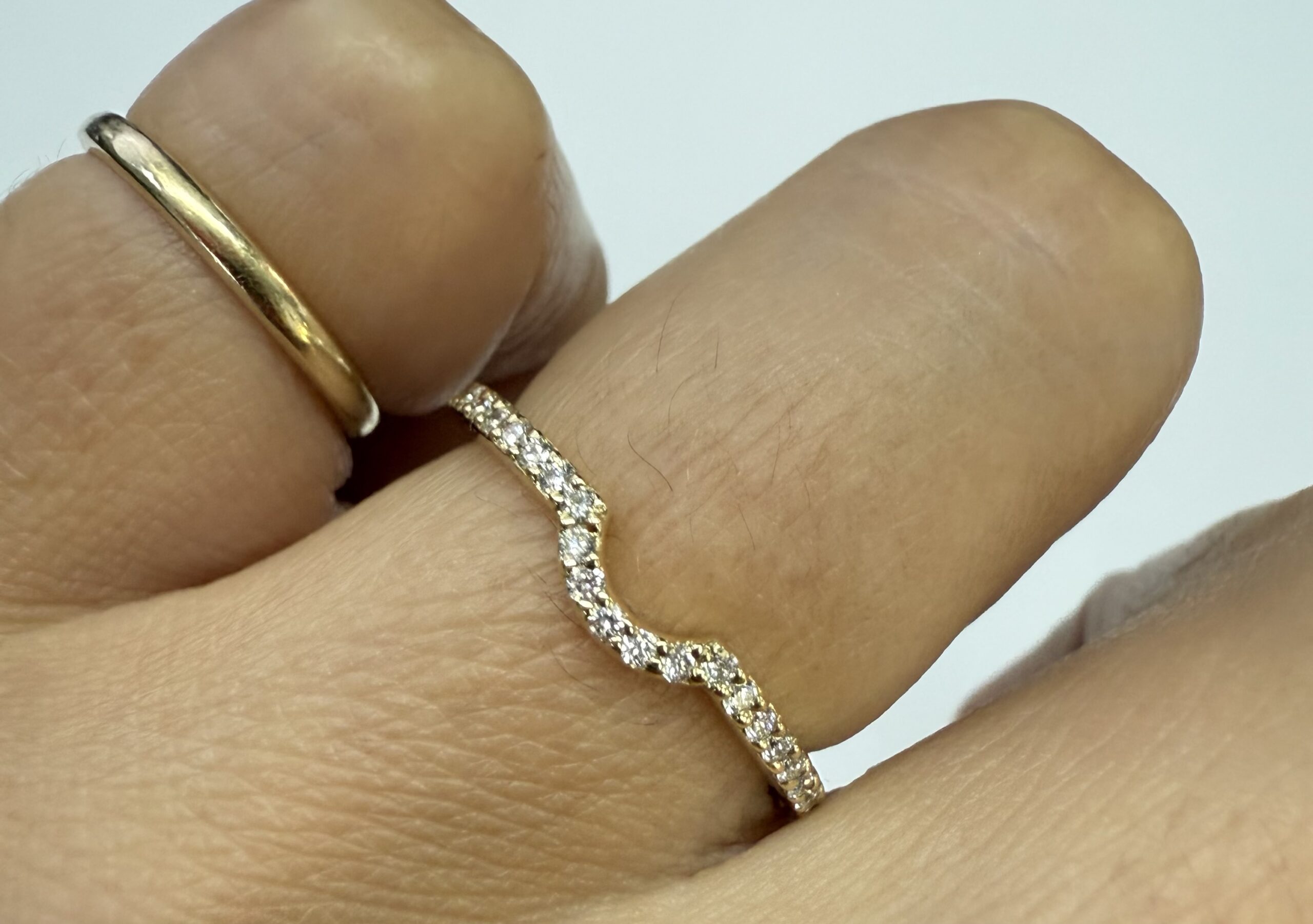 14k Yellow Gold 23 Stone Genuine .20 Cttw Round Brilliant Cut Diamond Fitted Band - Image 38