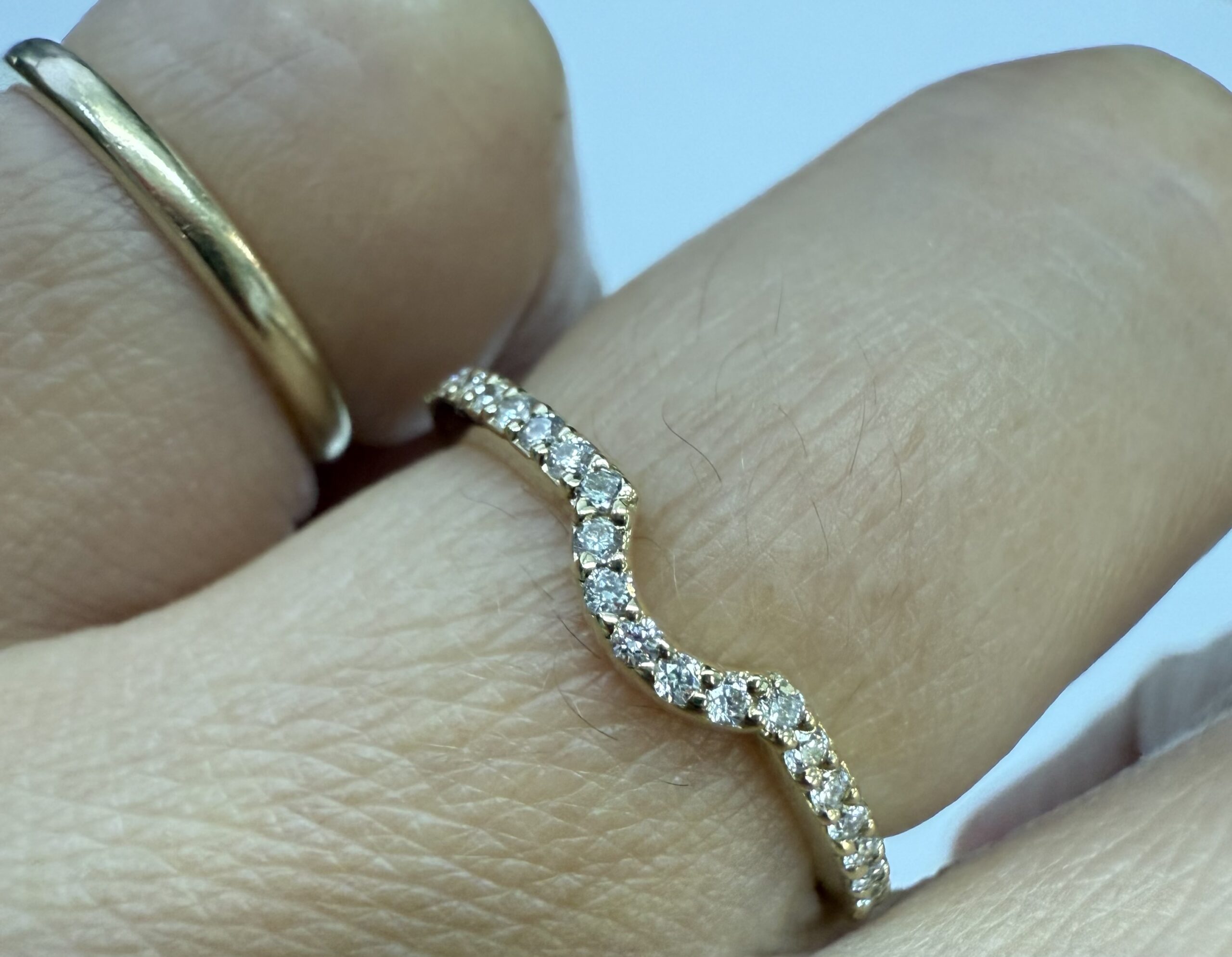 14k Yellow Gold 23 Stone Genuine .20 Cttw Round Brilliant Cut Diamond Fitted Band - Image 37